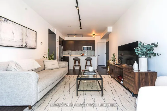 Additional property image - 10 Park Lawn Rd Unit 1705