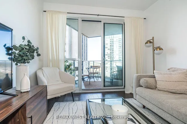 Additional property image - 10 Park Lawn Rd Unit 1705