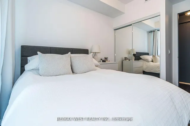 Additional property image - 10 Park Lawn Rd Unit 1705