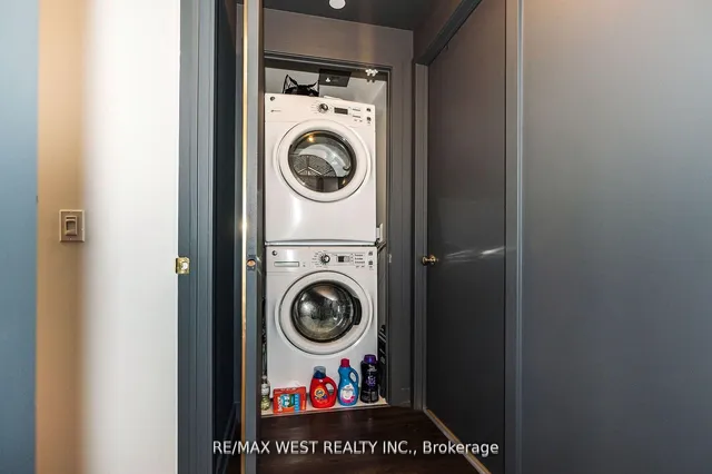 Additional property image - 10 Park Lawn Rd Unit 1705