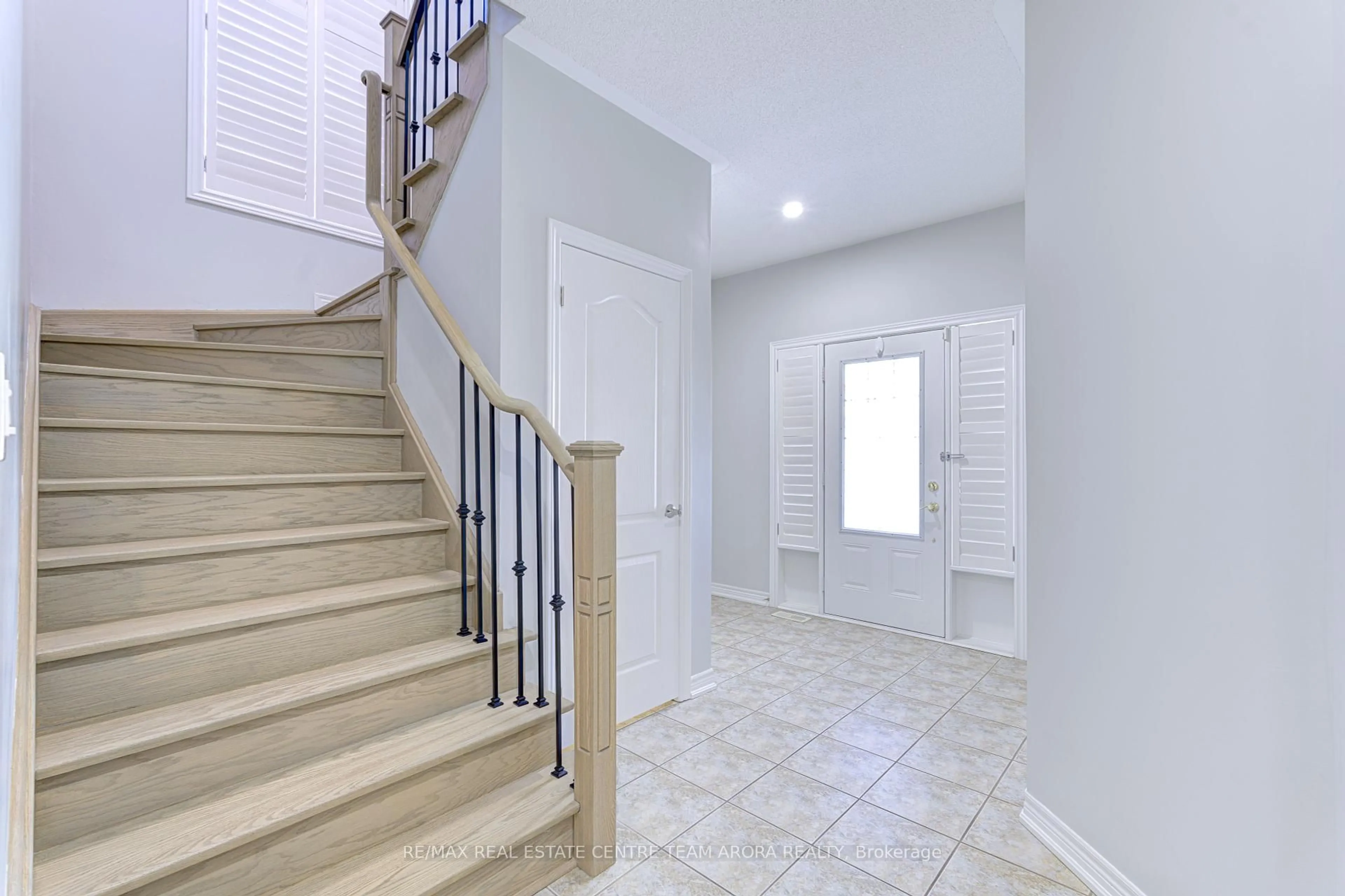 Unknown for 40 Stephanie Ave, Brampton Ontario L6Y 0R8