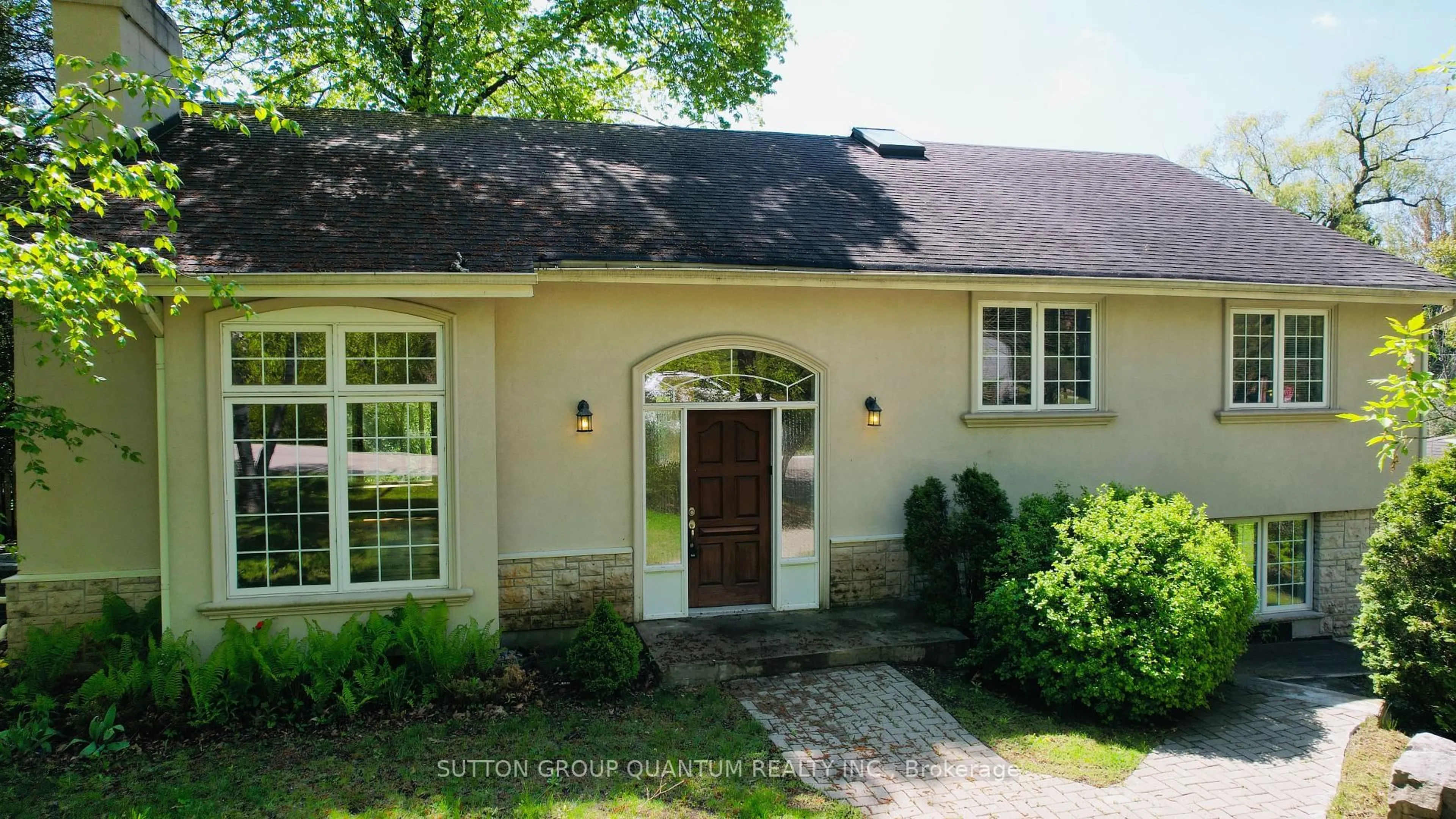 Home with brick exterior material, street for 1340 Contour Dr, Mississauga Ontario L5H 1B2