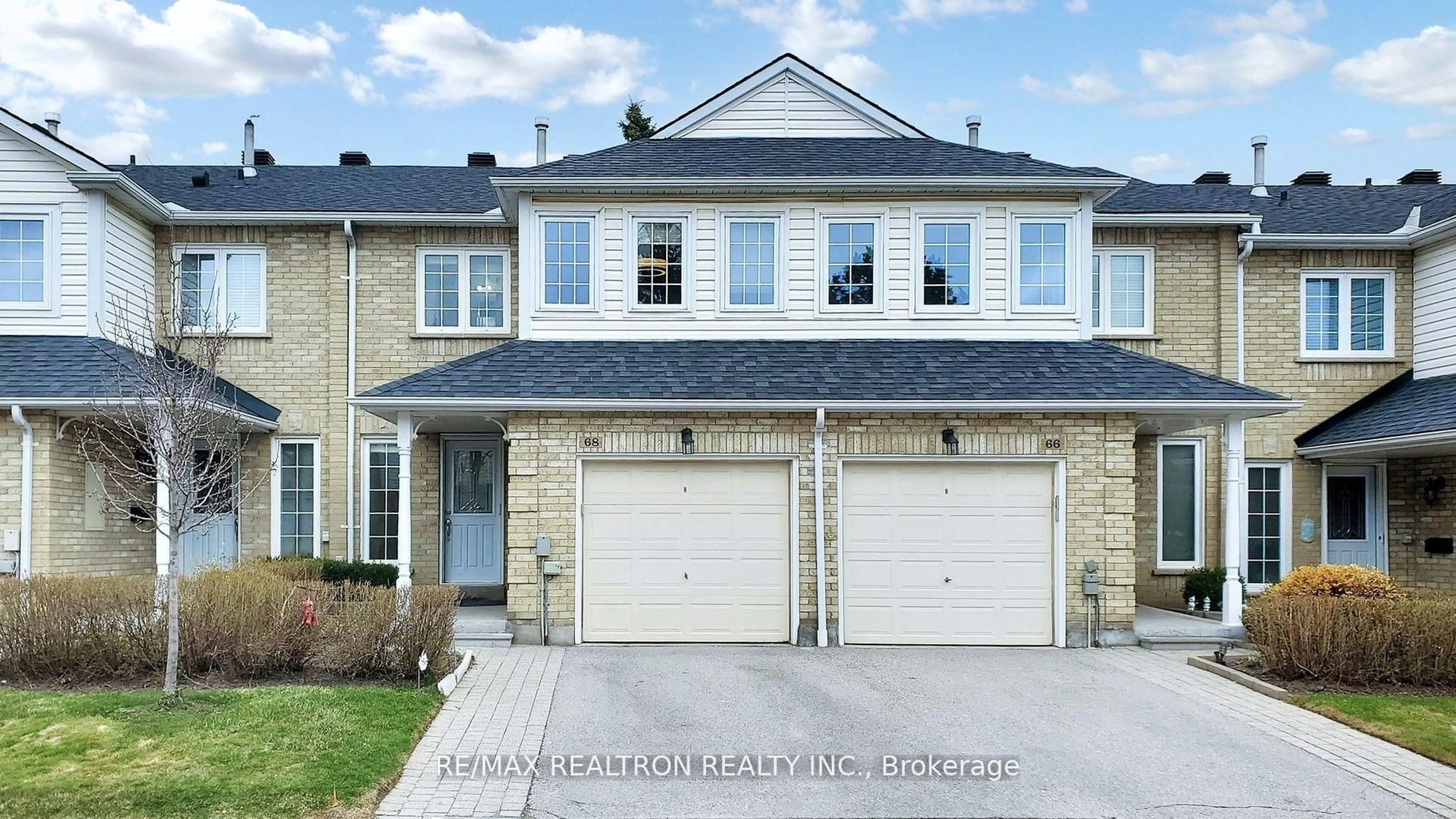 Home with brick exterior material, street for 68 Heathcliffe Sq, Brampton Ontario L6S 5R5