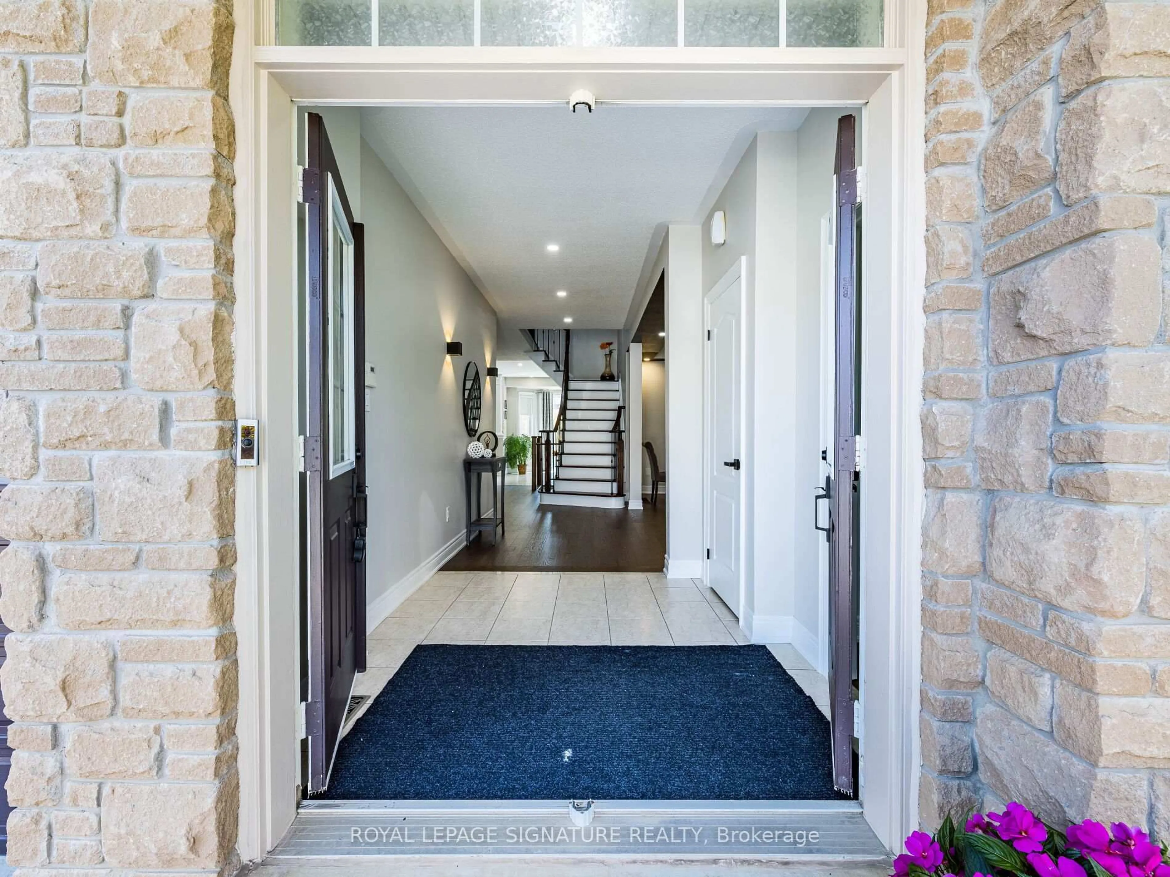 Indoor entryway for 12 Northface Cres, Brampton Ontario L6R 2X9