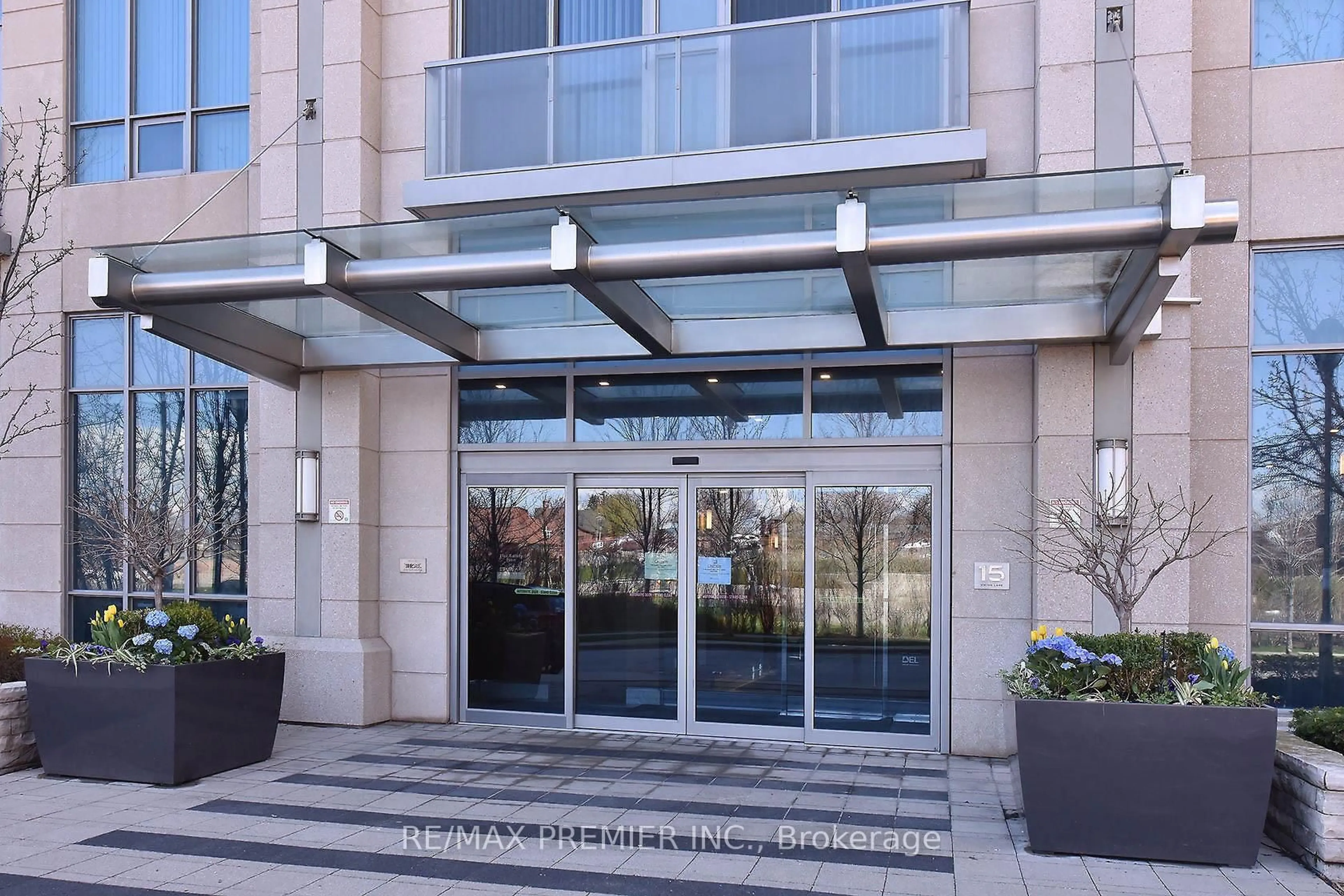 Indoor foyer for 15 Viking Lane #1007, Toronto Ontario M9B 0A4