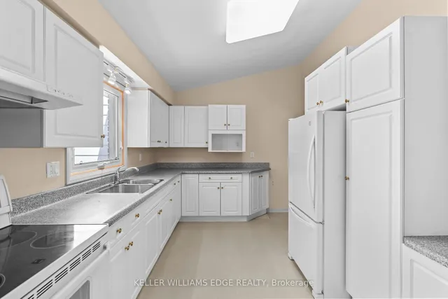 Additional property image - 123 Lynn Crt