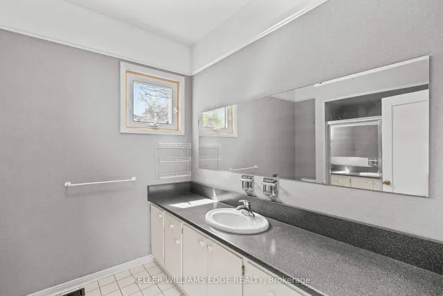 Additional property image - 123 Lynn Crt