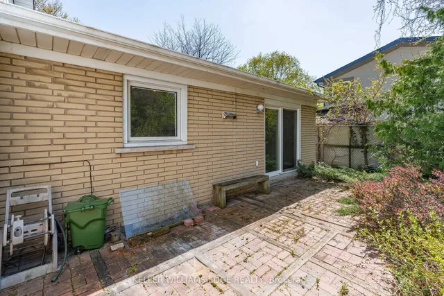 Additional property image - 123 Lynn Crt