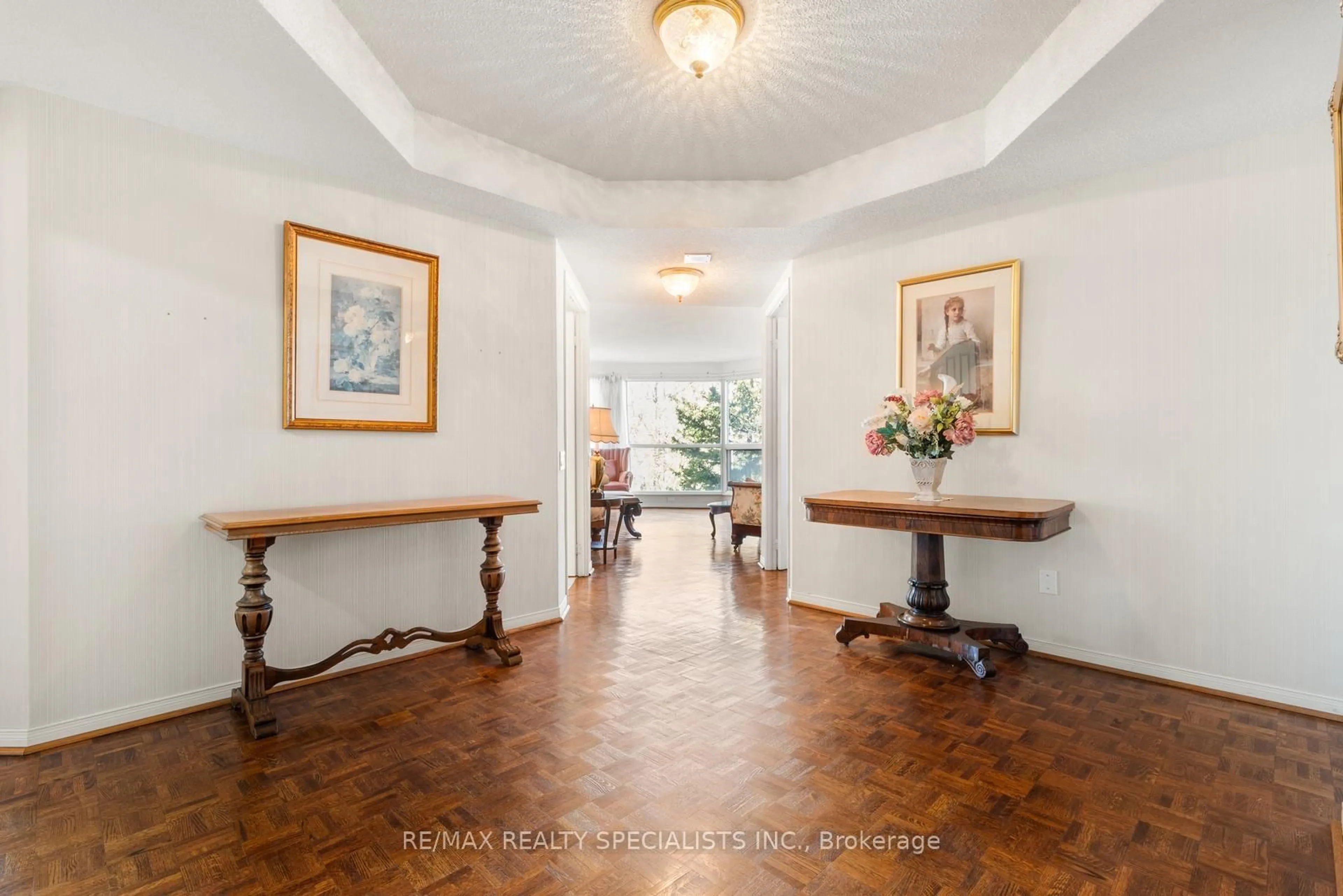 Indoor foyer for 1800 The Collegeway N/A #204, Mississauga Ontario L5L 5S4