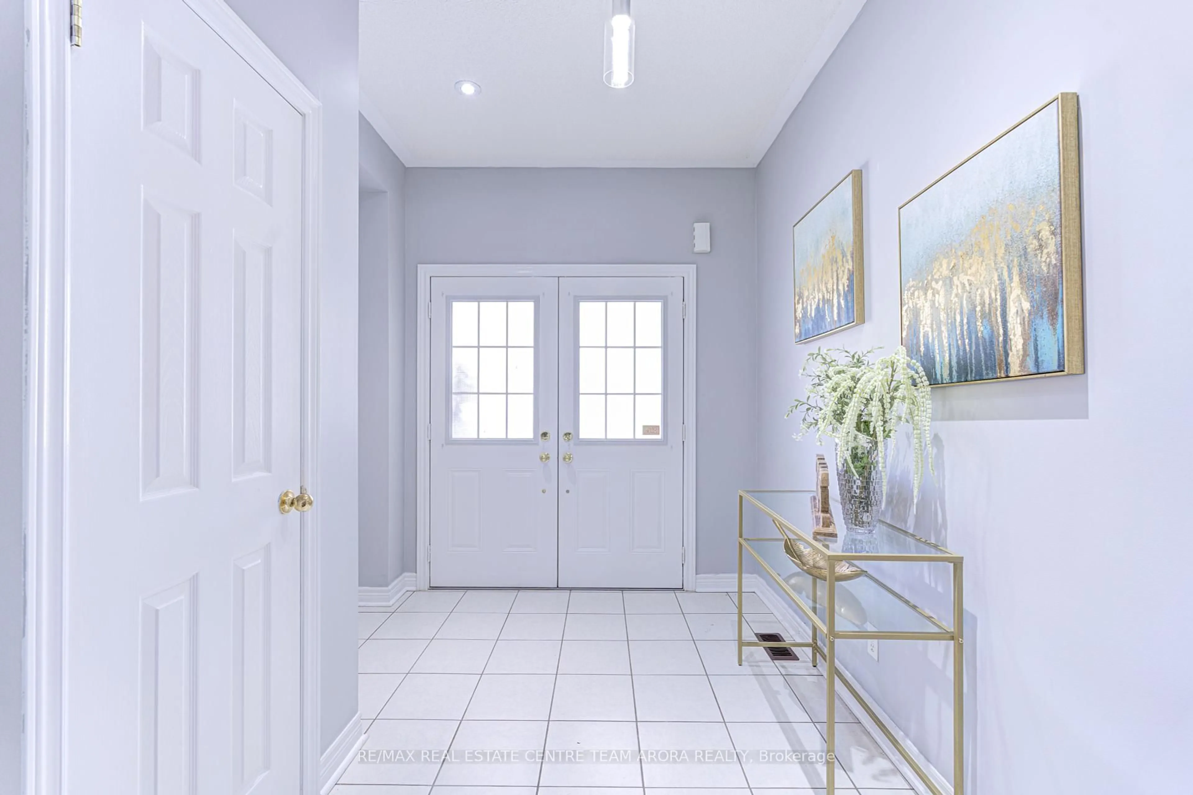Indoor entryway for 361 Cedric Terr, Milton Ontario L9T 8P3