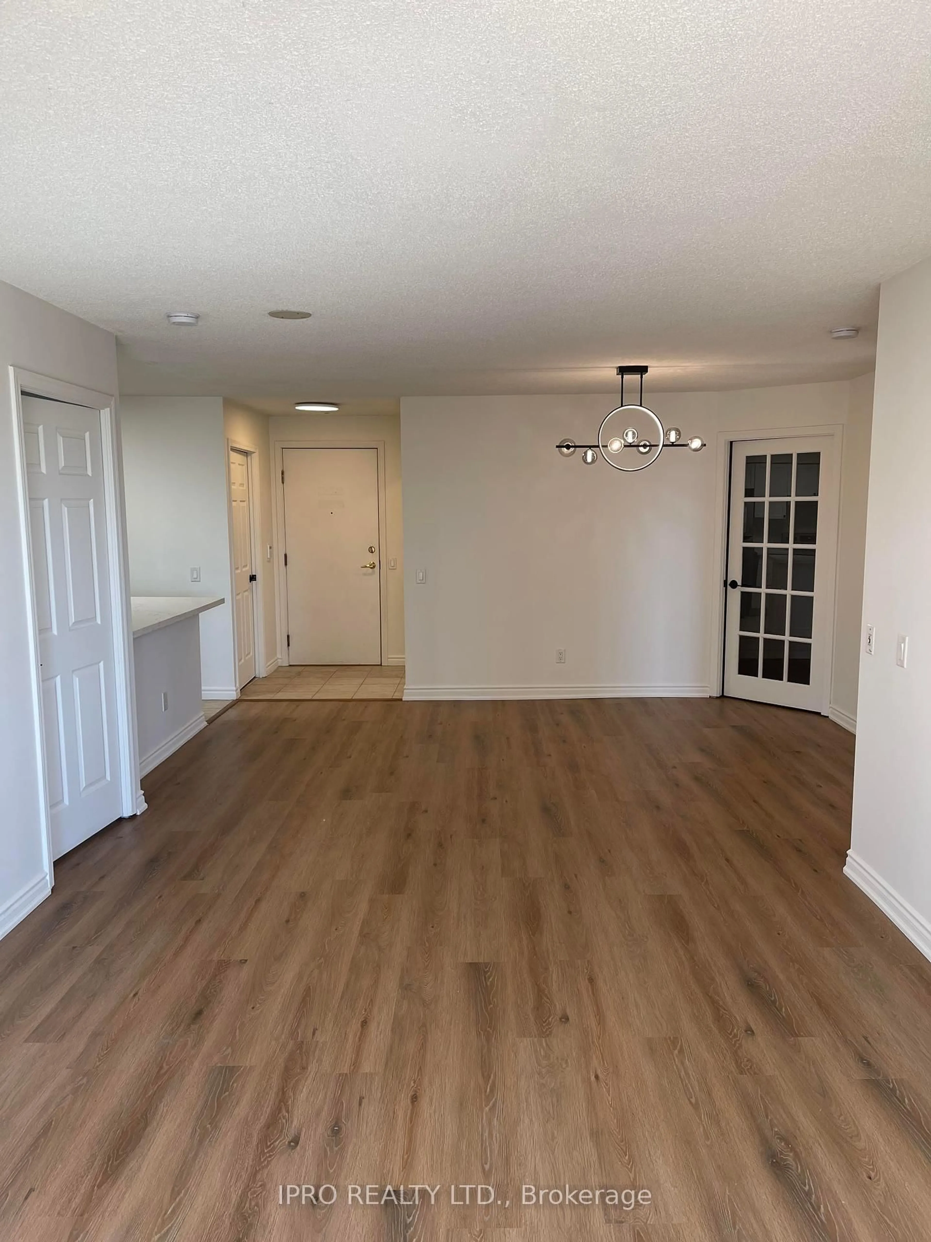 A pic of a room for 25 Kingsbridge Garden #1919, Mississauga Ontario L5R 4B1