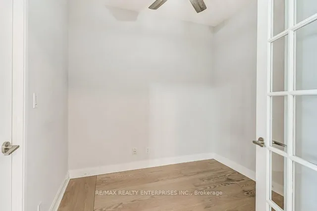 Additional property image - 80 Absolute Ave Unit 911