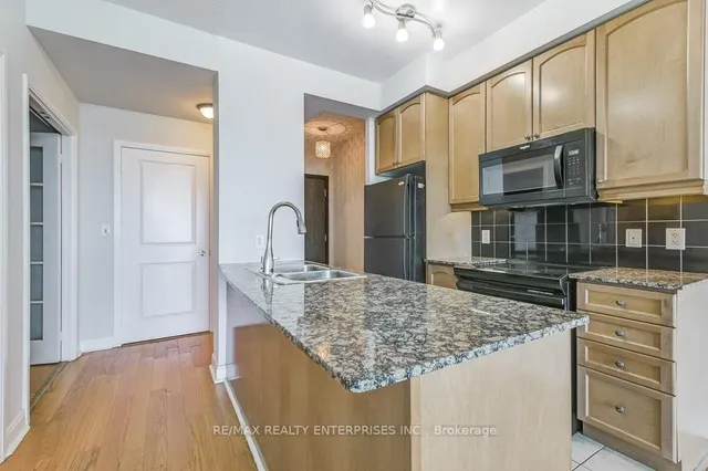 Additional property image - 80 Absolute Ave Unit 911