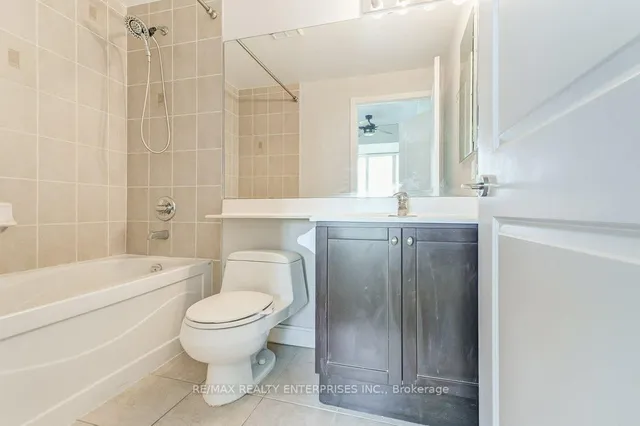 Additional property image - 80 Absolute Ave Unit 911