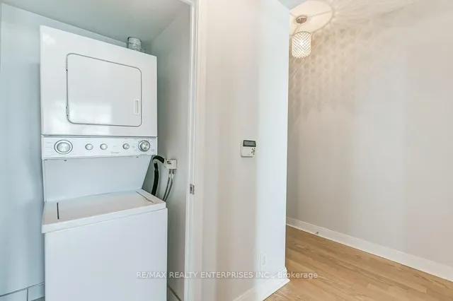 Additional property image - 80 Absolute Ave Unit 911