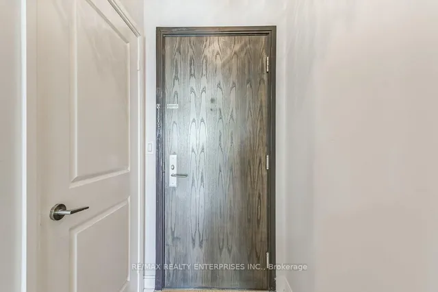 Additional property image - 80 Absolute Ave Unit 911