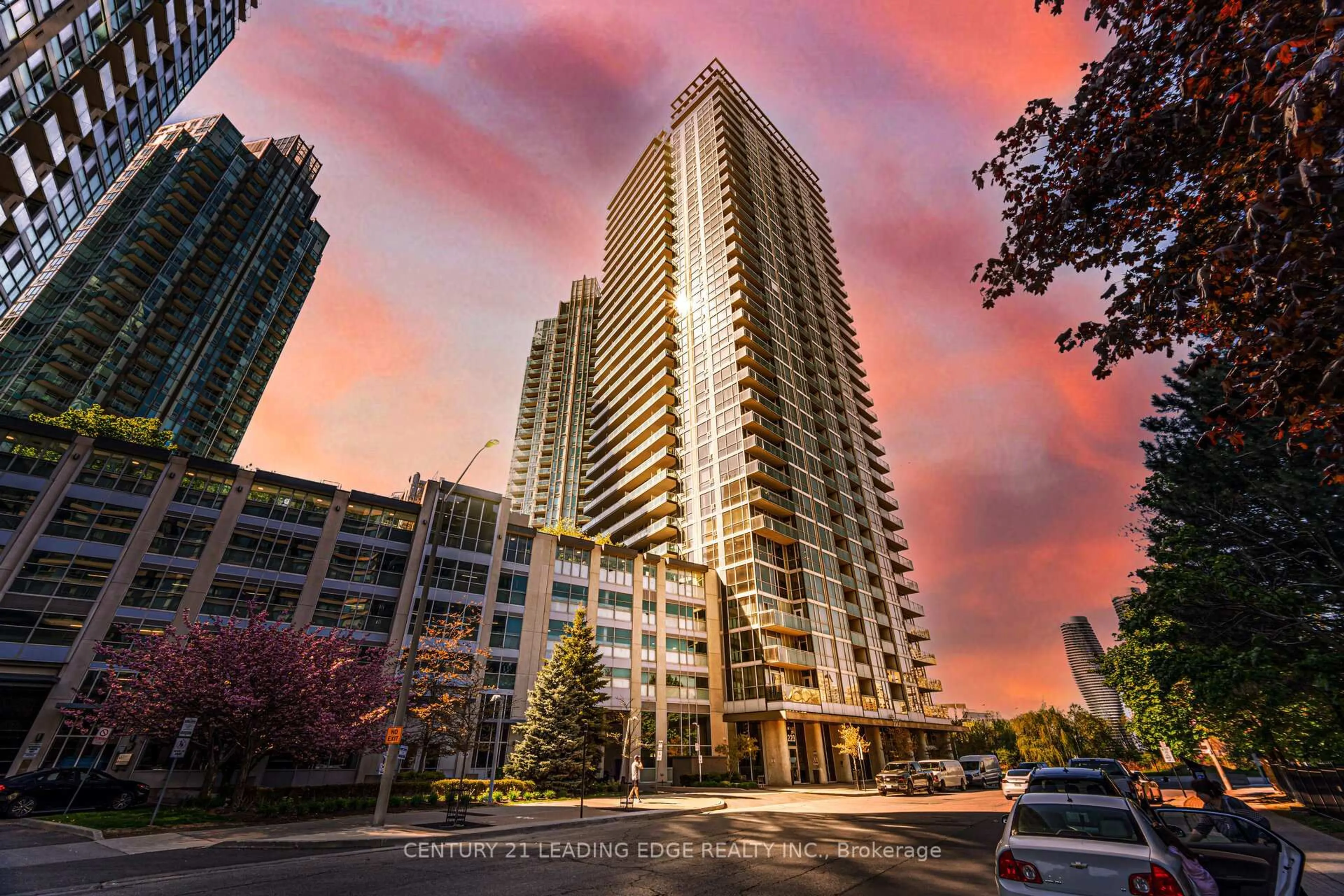 Unknown for 223 Webb Dr #201, Mississauga Ontario L5B 0E8