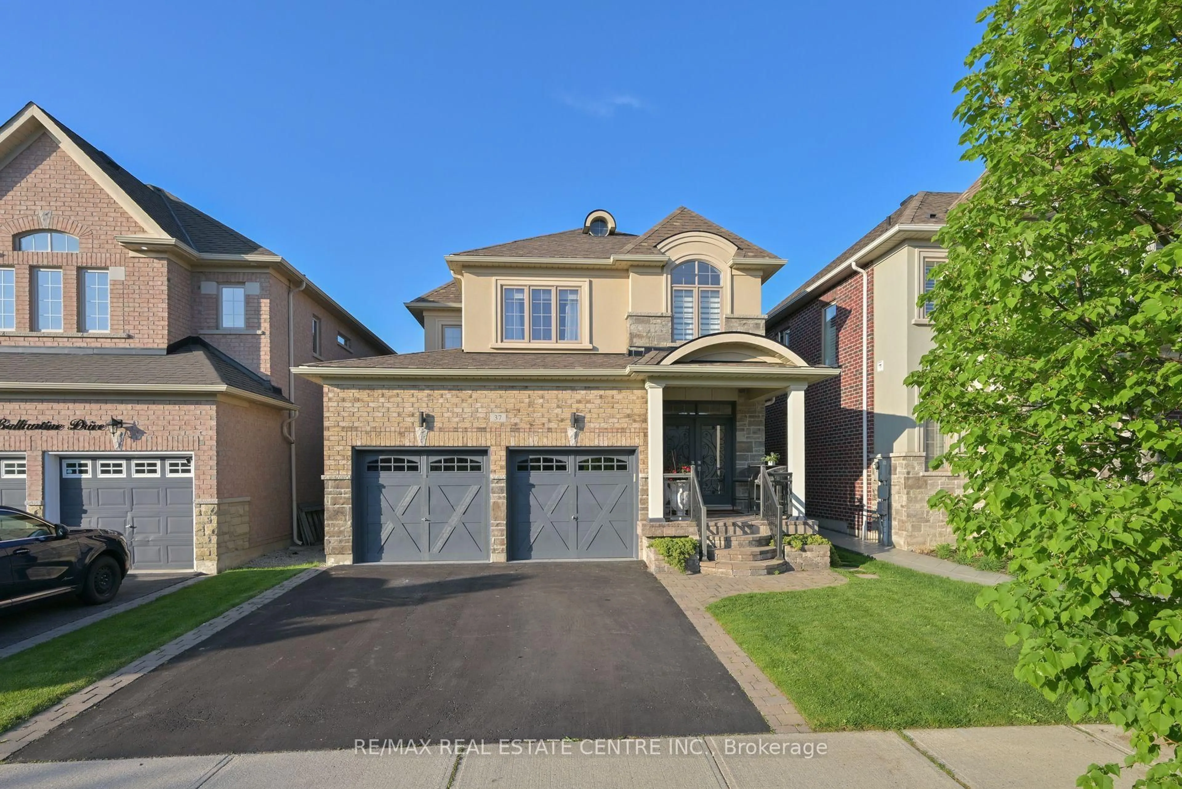 Home with brick exterior material, street for 37 Silver Pond Dr, Halton Hills Ontario L7G 0G6
