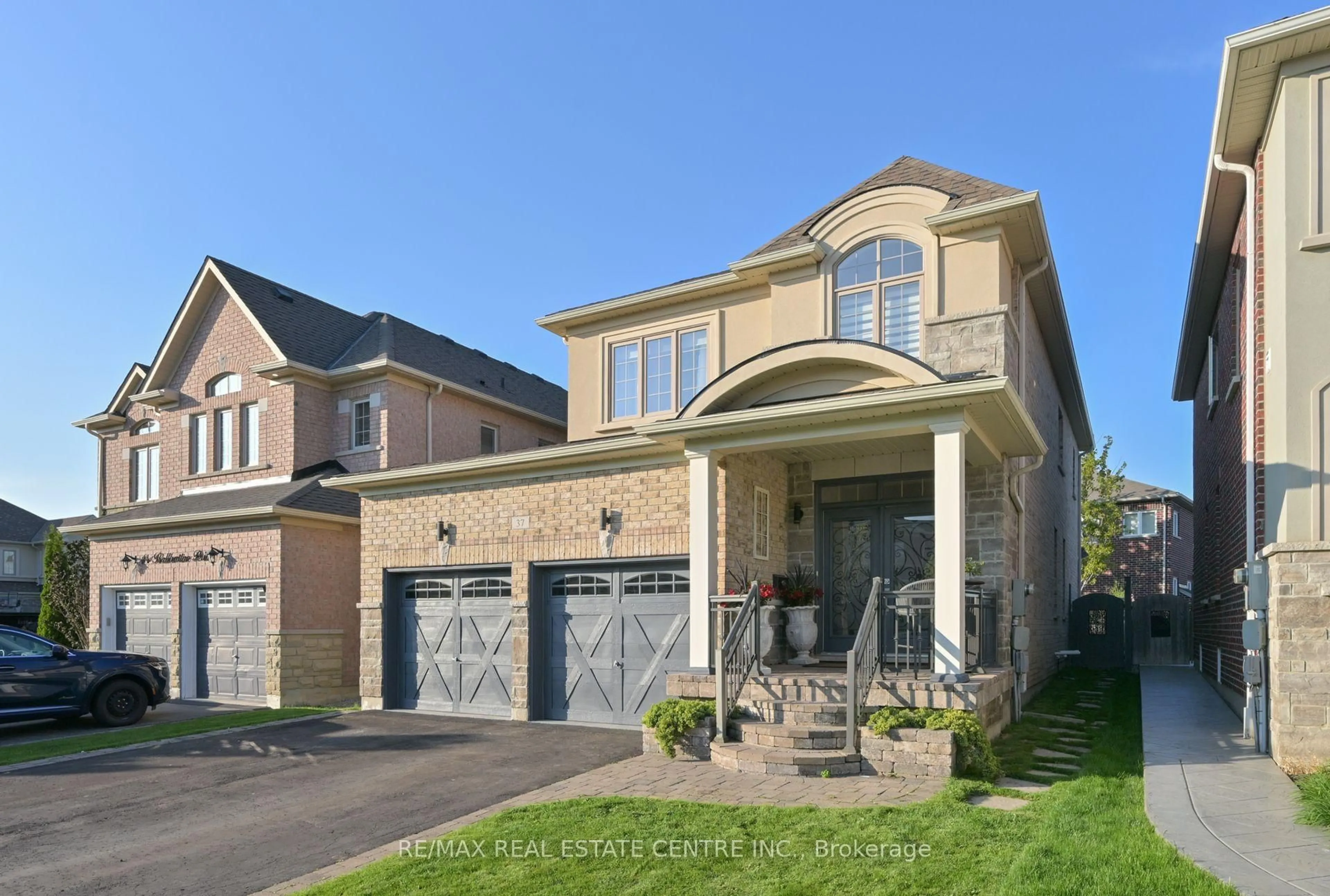 Home with brick exterior material, street for 37 Silver Pond Dr, Halton Hills Ontario L7G 0G6