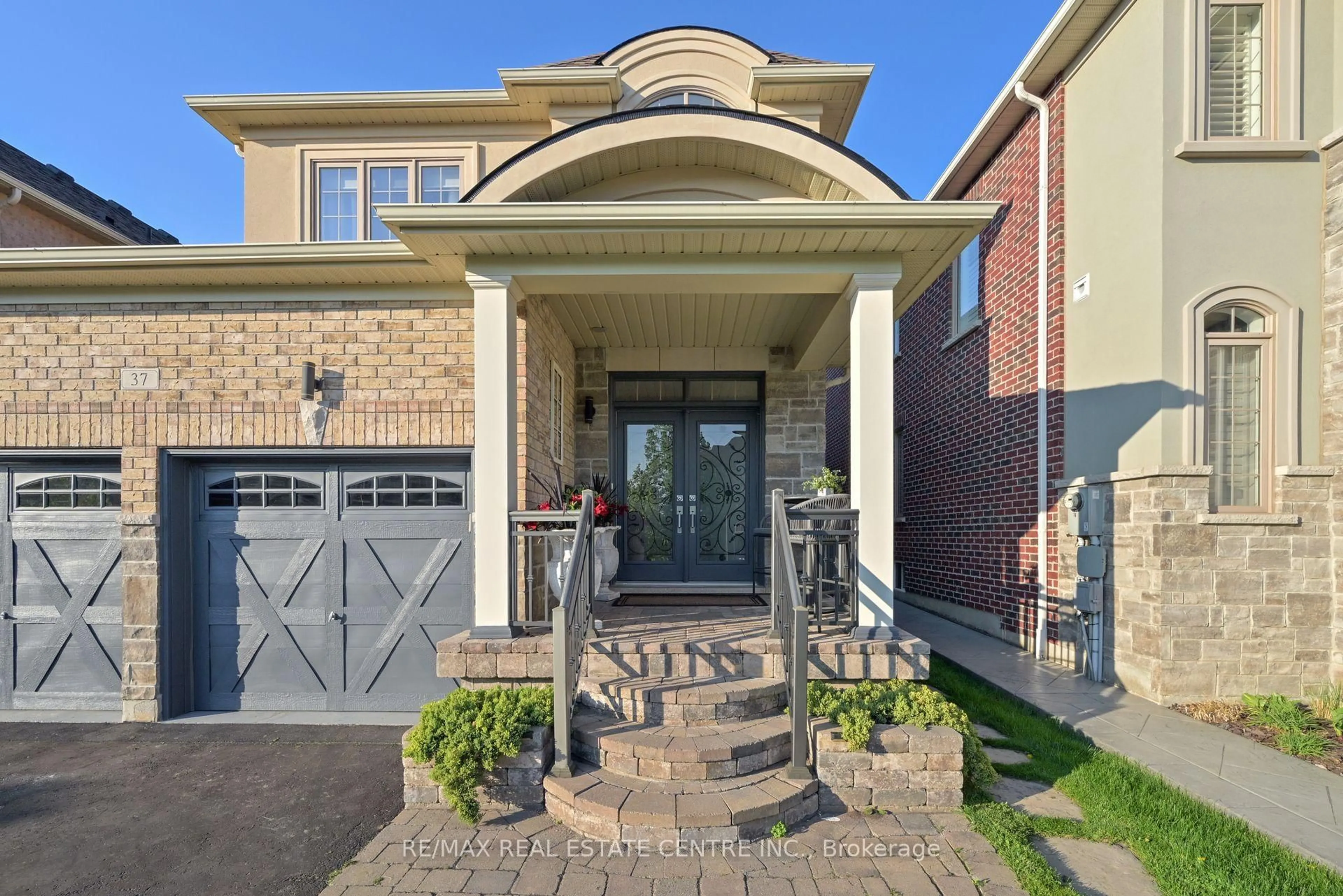 Home with brick exterior material, street for 37 Silver Pond Dr, Halton Hills Ontario L7G 0G6
