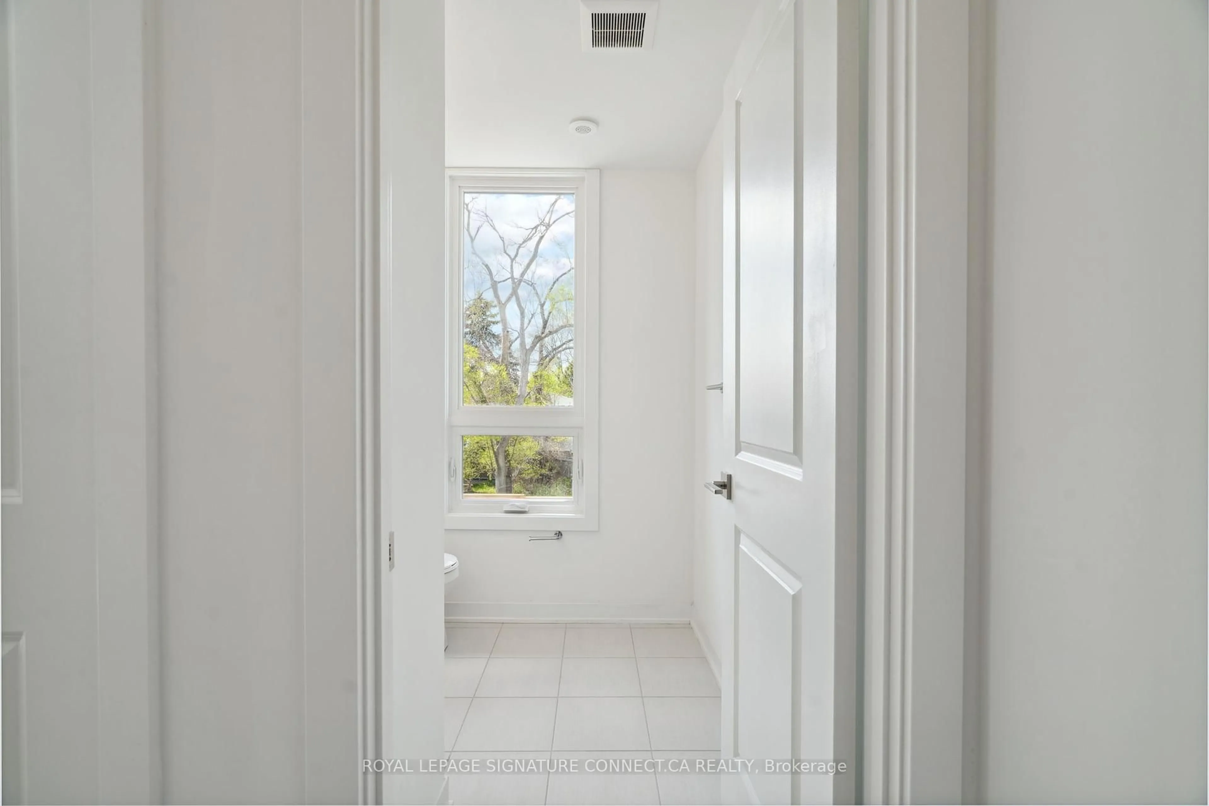 Unknown for 4045 Hickory Dr #19, Mississauga Ontario L4W 1L1