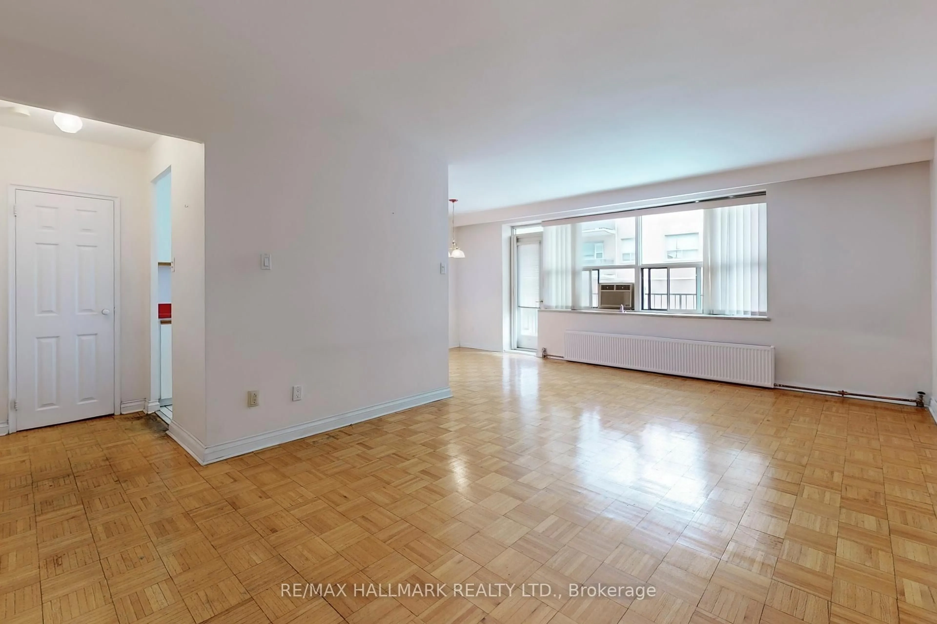A pic of a room for 50 Gulliver Rd #203, Toronto Ontario M6M 2N2