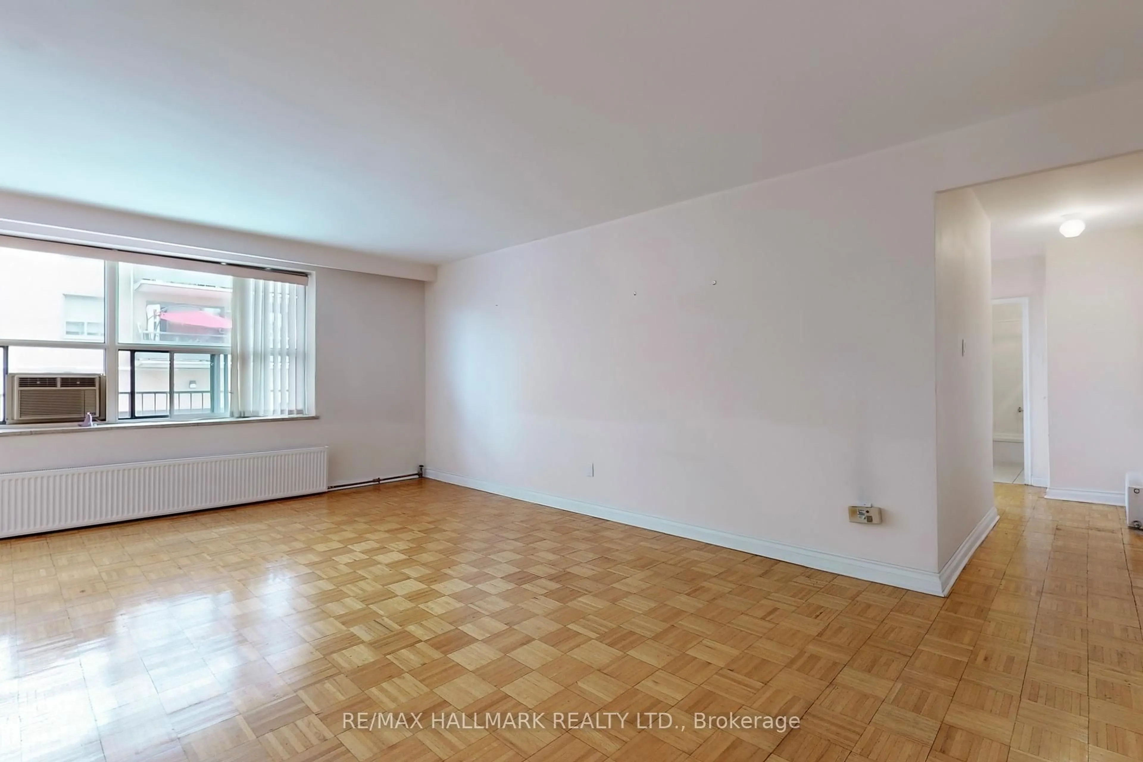 A pic of a room for 50 Gulliver Rd #203, Toronto Ontario M6M 2N2