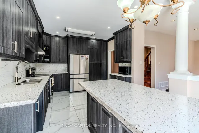 Additional property image - 6 Sparkling Pl