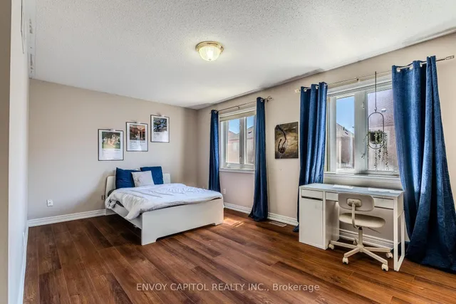 Additional property image - 6 Sparkling Pl