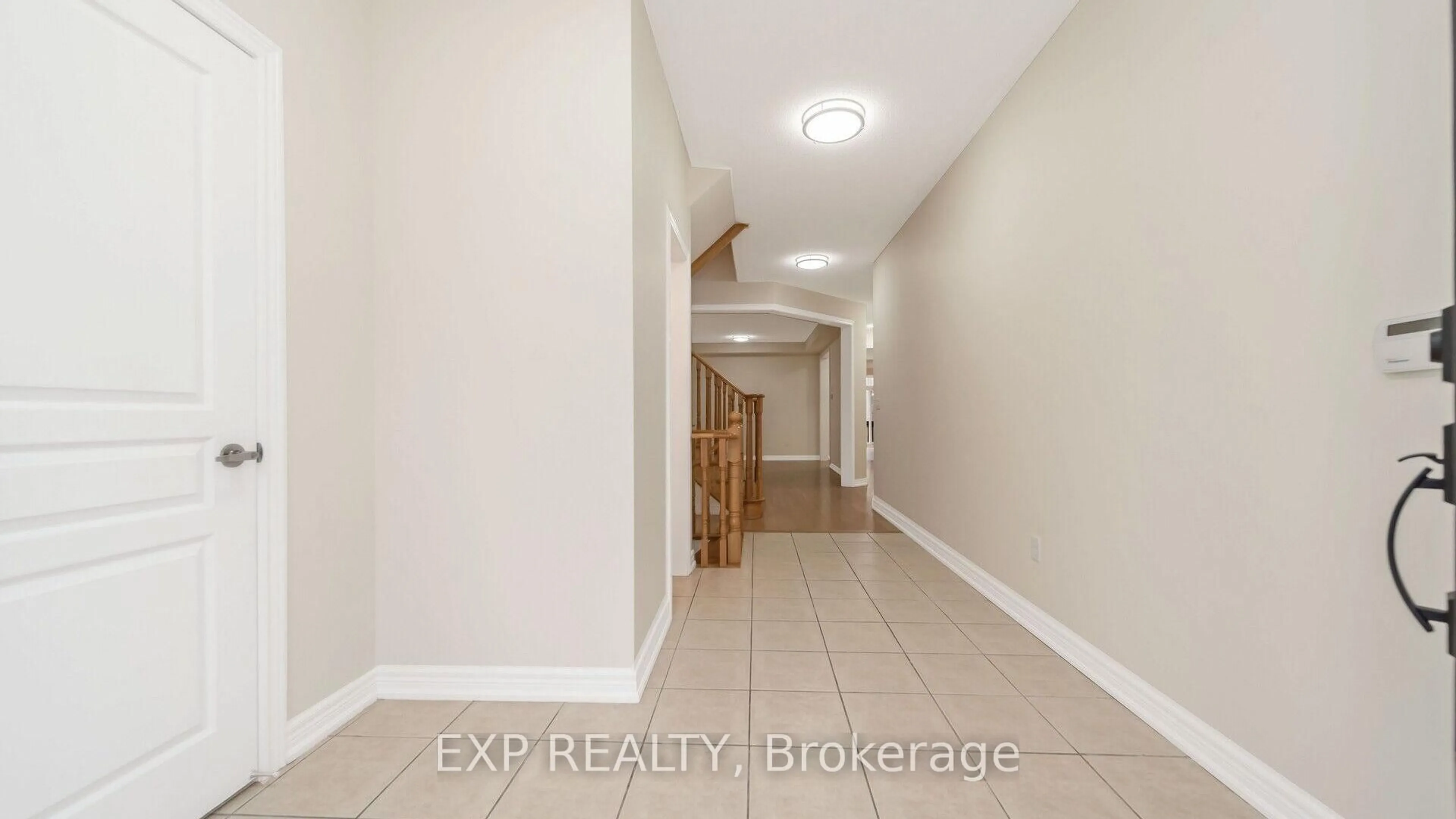 Indoor entryway for 7 Wynview St, Brampton Ontario L6P 3N6