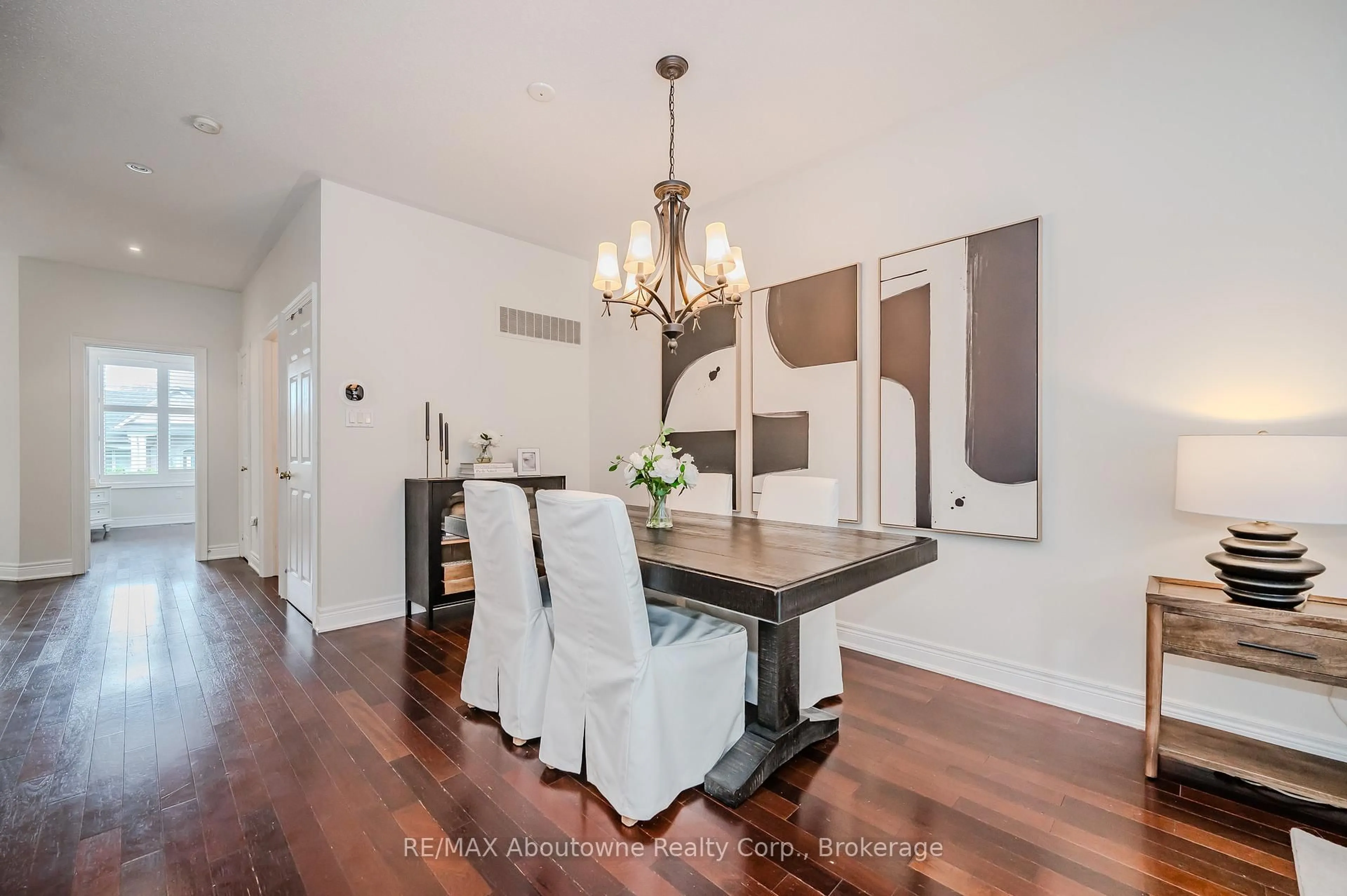 Dining room, wood/laminate floor for 2946 Singleton Common, Burlington Ontario L7M 0B4