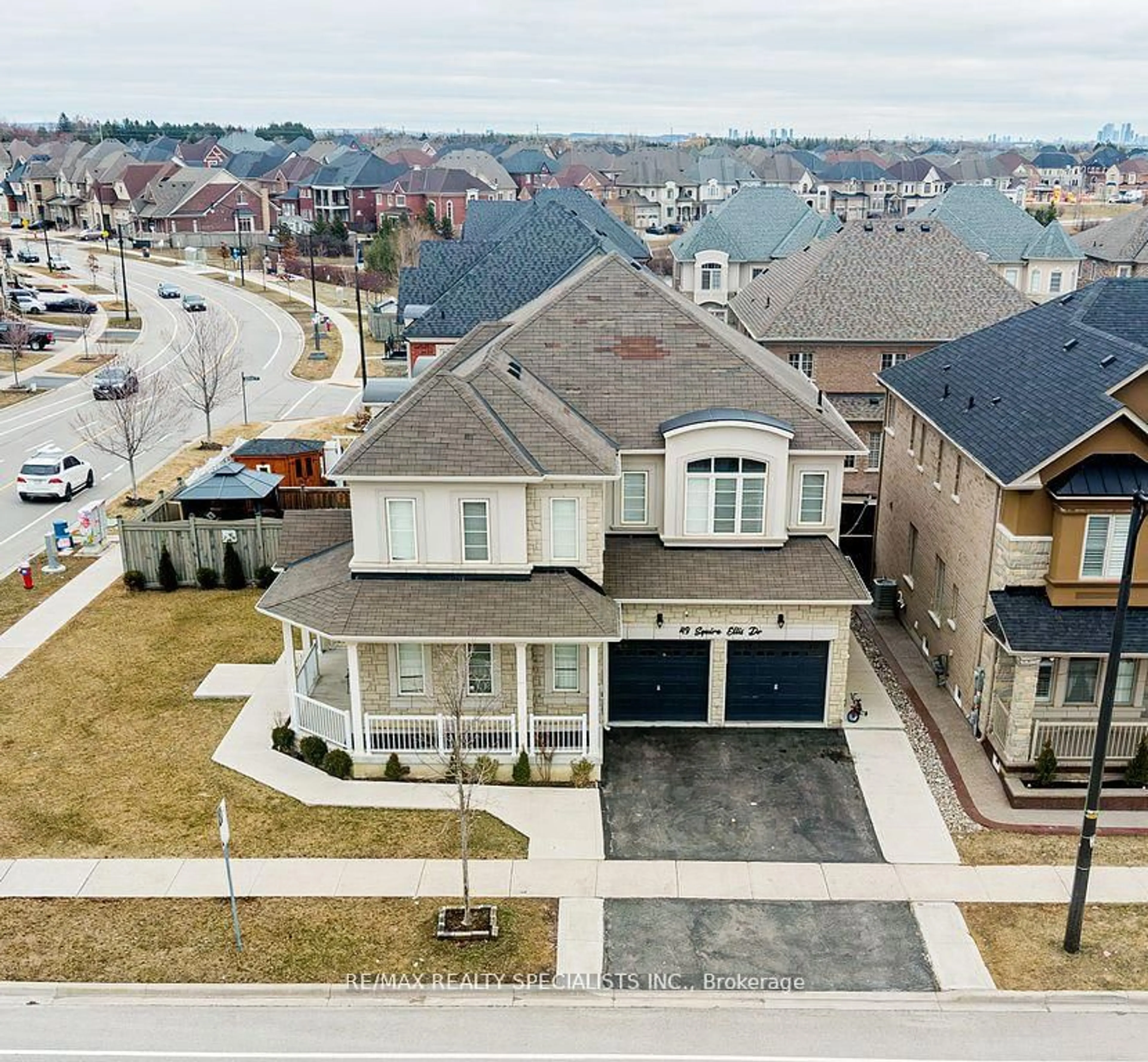 A pic from outside/outdoor area/front of a property/back of a property/a pic from drone, street for 49 Squire Ellis Dr, Brampton Ontario L6P 4C2