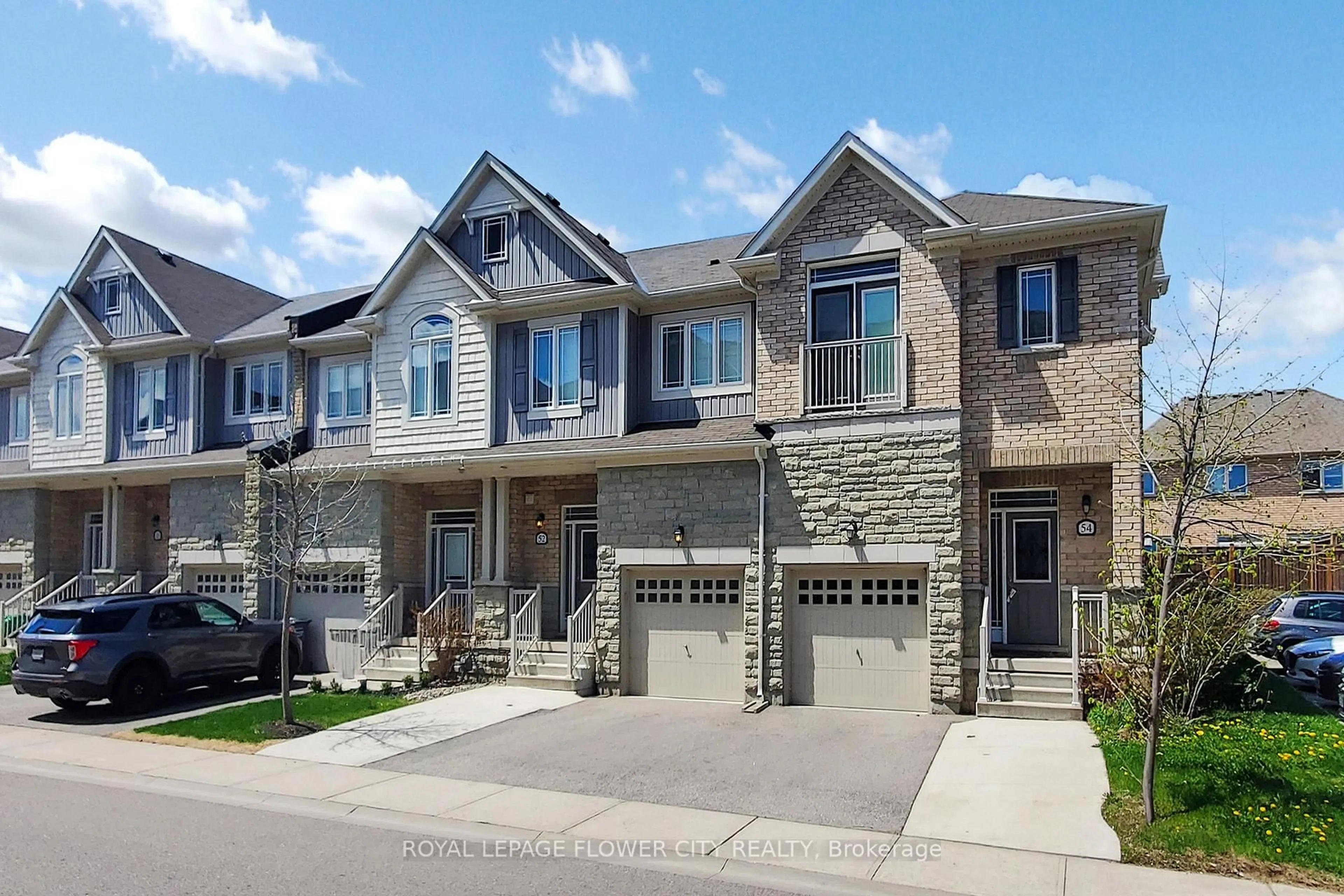 Home with brick exterior material, street for 52 Valley Lane, Caledon Ontario L7C 4C9