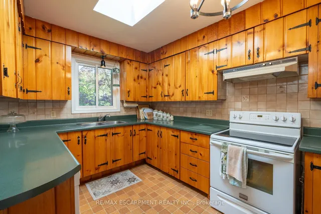 Additional property image - 1215 Derry Rd