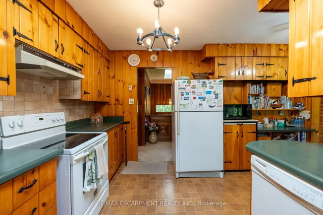 Additional property image - 1215 Derry Rd