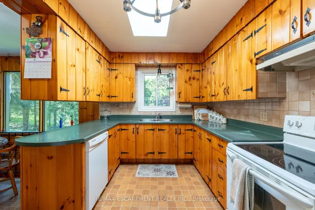Additional property image - 1215 Derry Rd