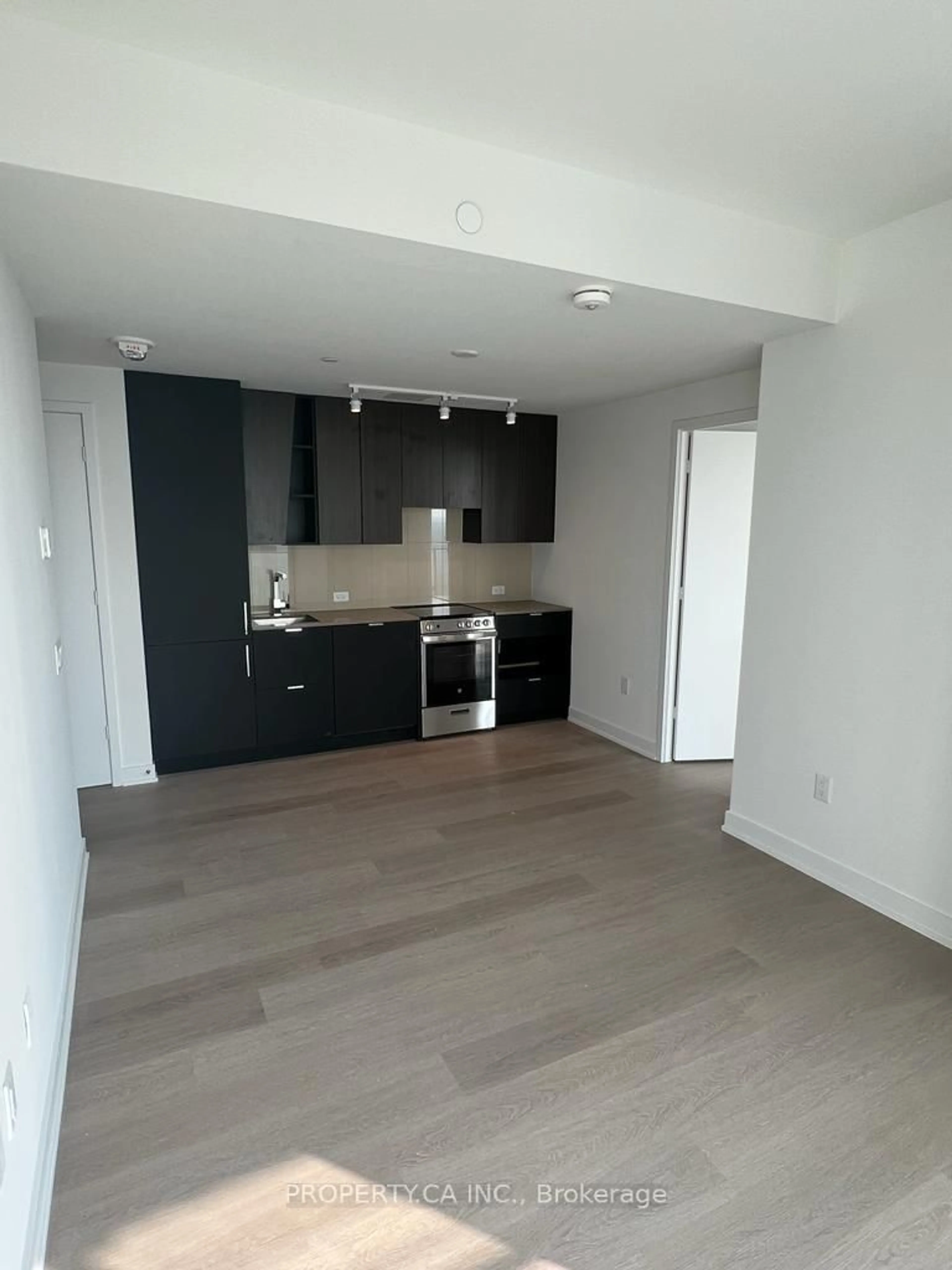 A pic of a room for 3883 Quartz Rd #2401, Mississauga Ontario L5B 0M4
