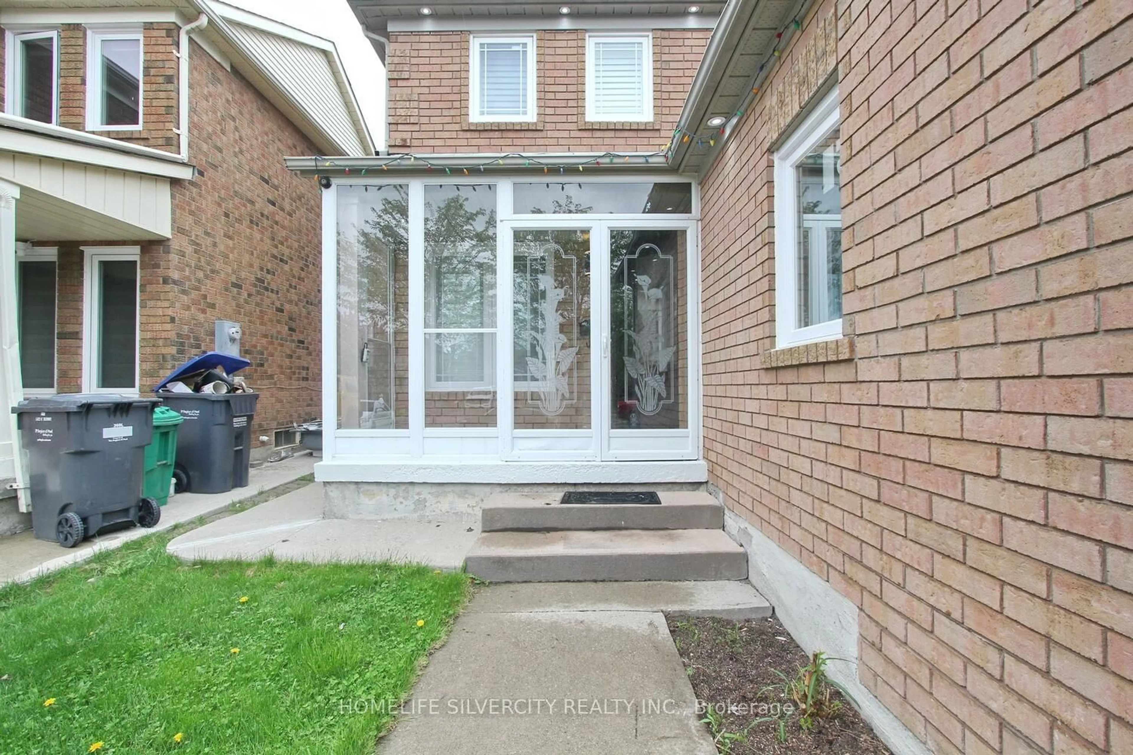Unknown for 74 Buttercup Lane, Brampton Ontario L6R 1J8