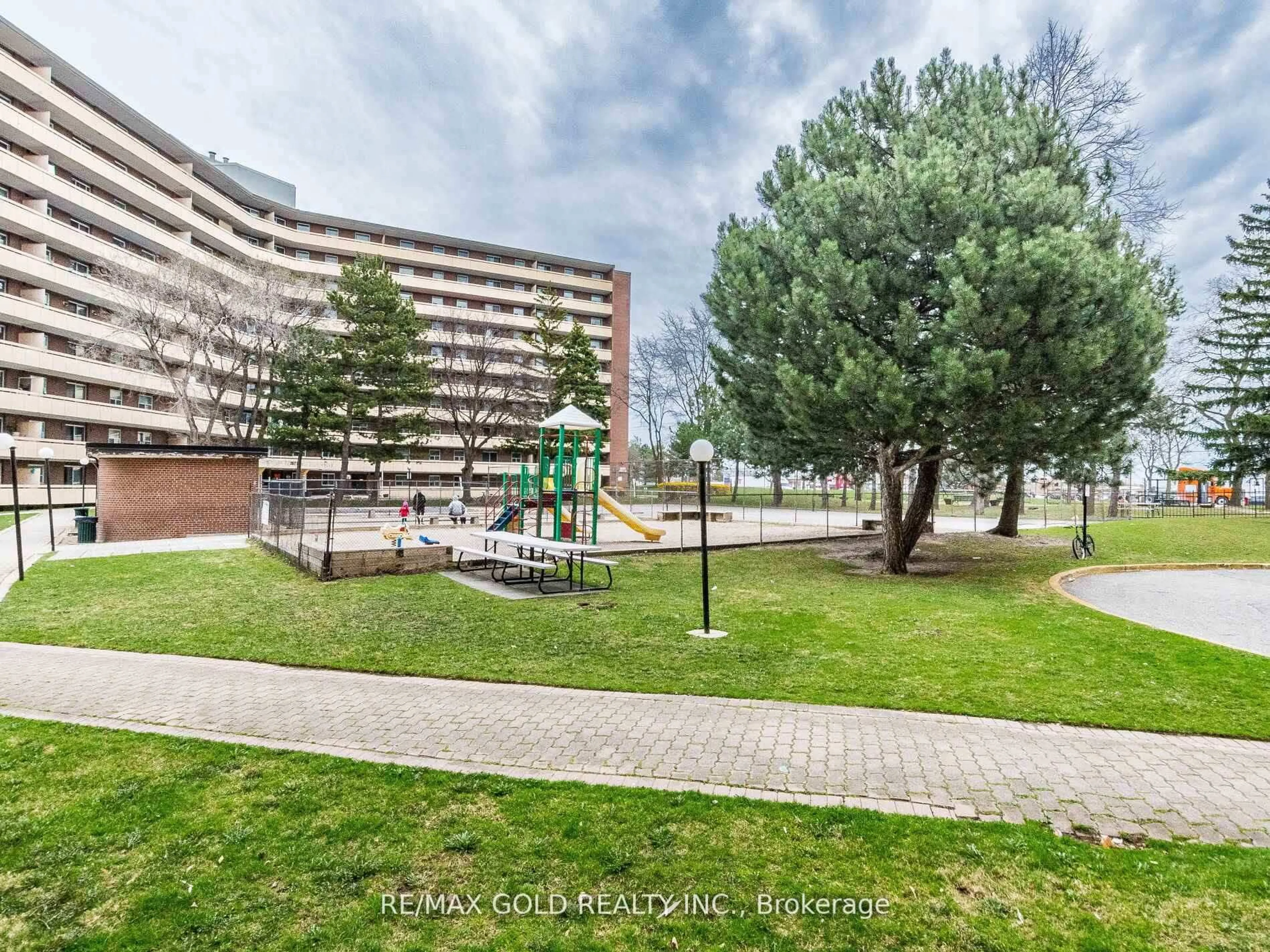 A pic from outside/outdoor area/front of a property/back of a property/a pic from drone, street for 3555 Derry Rd #104, Mississauga Ontario L4T 1B2