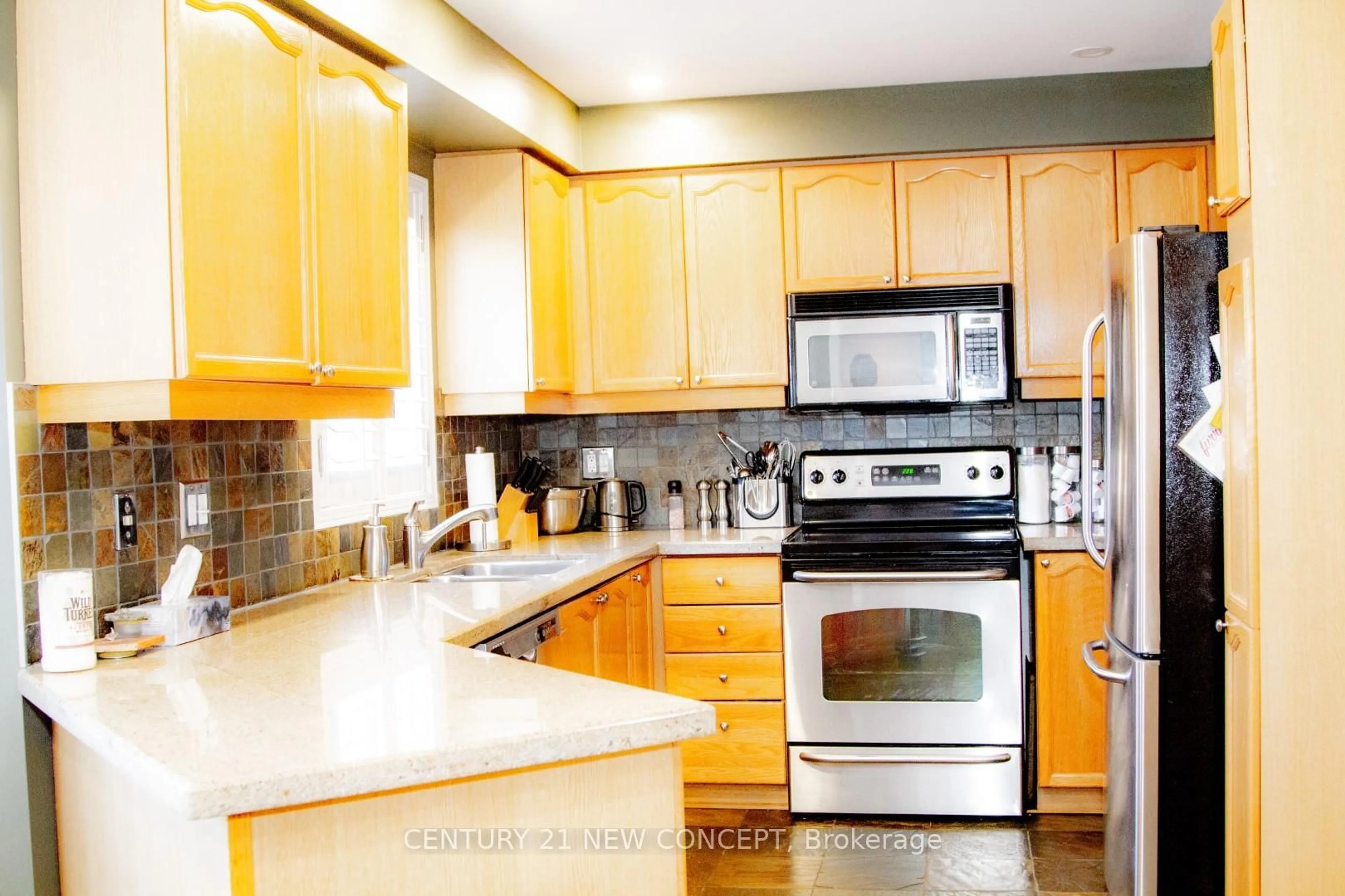 Standard kitchen, unknown for 1497 Estes Cres, Mississauga Ontario L5V 1M4