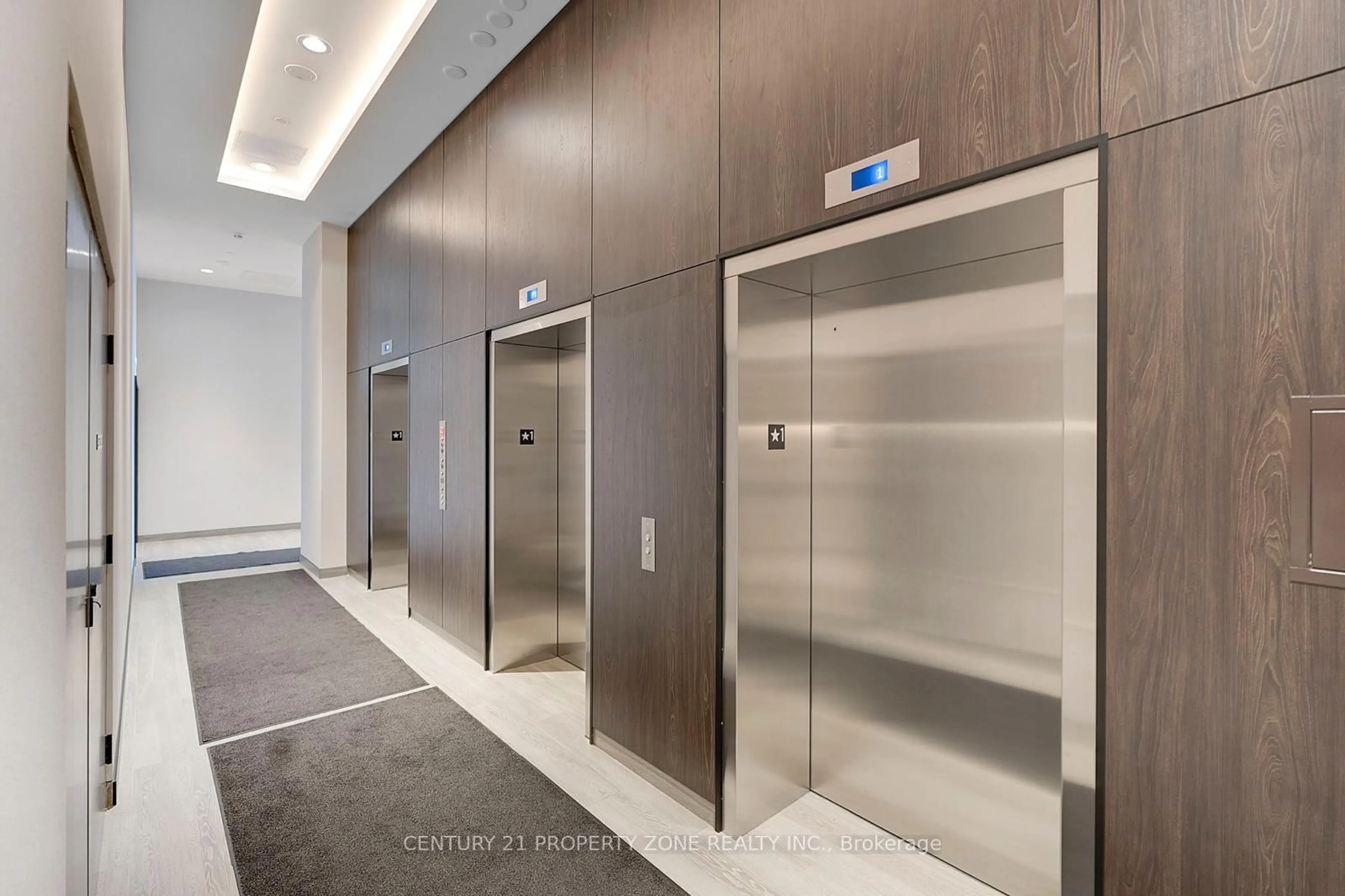 Indoor foyer for 8010 Derry Rd #1505, Milton Ontario L9T 9N3