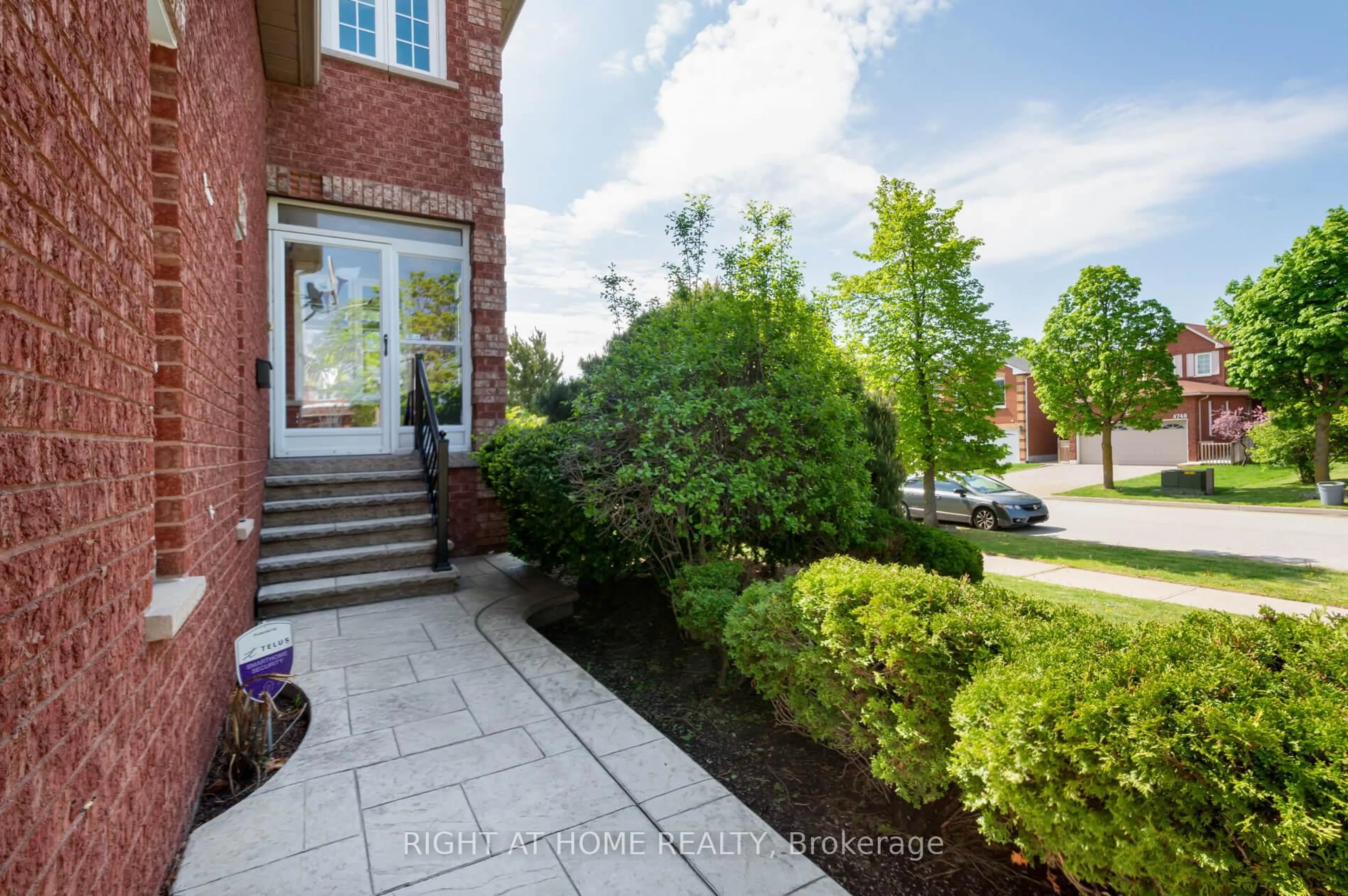 Home with brick exterior material, street for 1532 Roseway Dr, Mississauga Ontario L5M 5M6