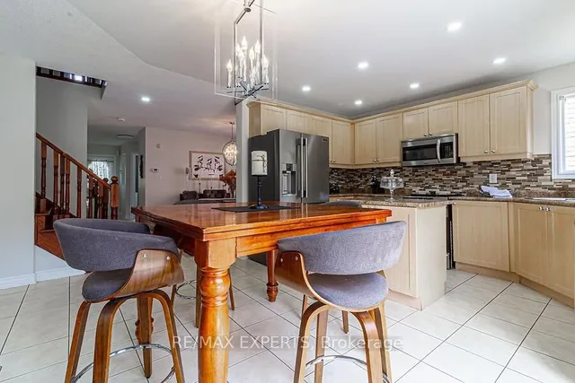 Additional property image - 19 Sandway Dr