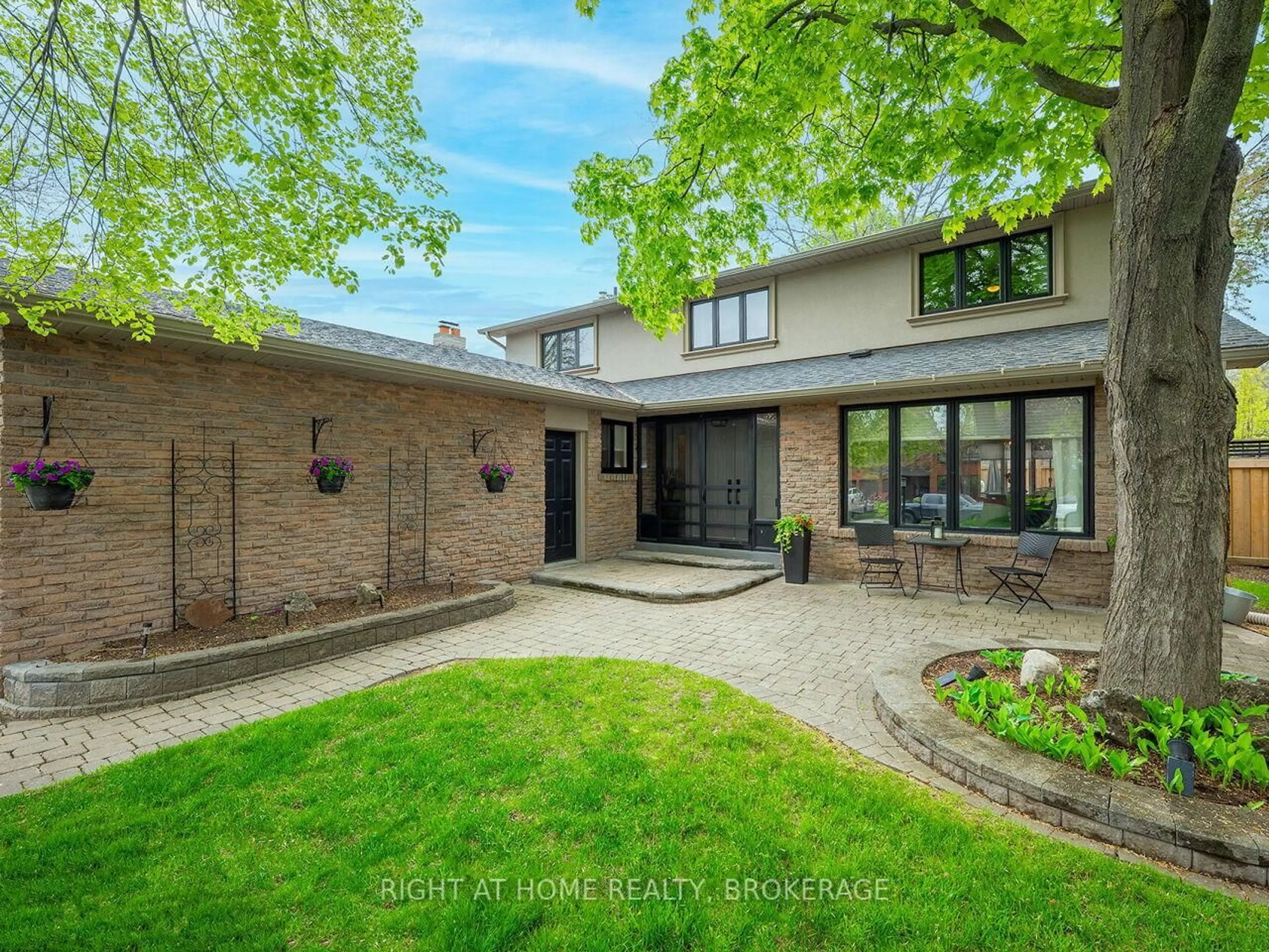 Home with brick exterior material, street for 6891 Barrisdale Dr, Mississauga Ontario L5N 2H5