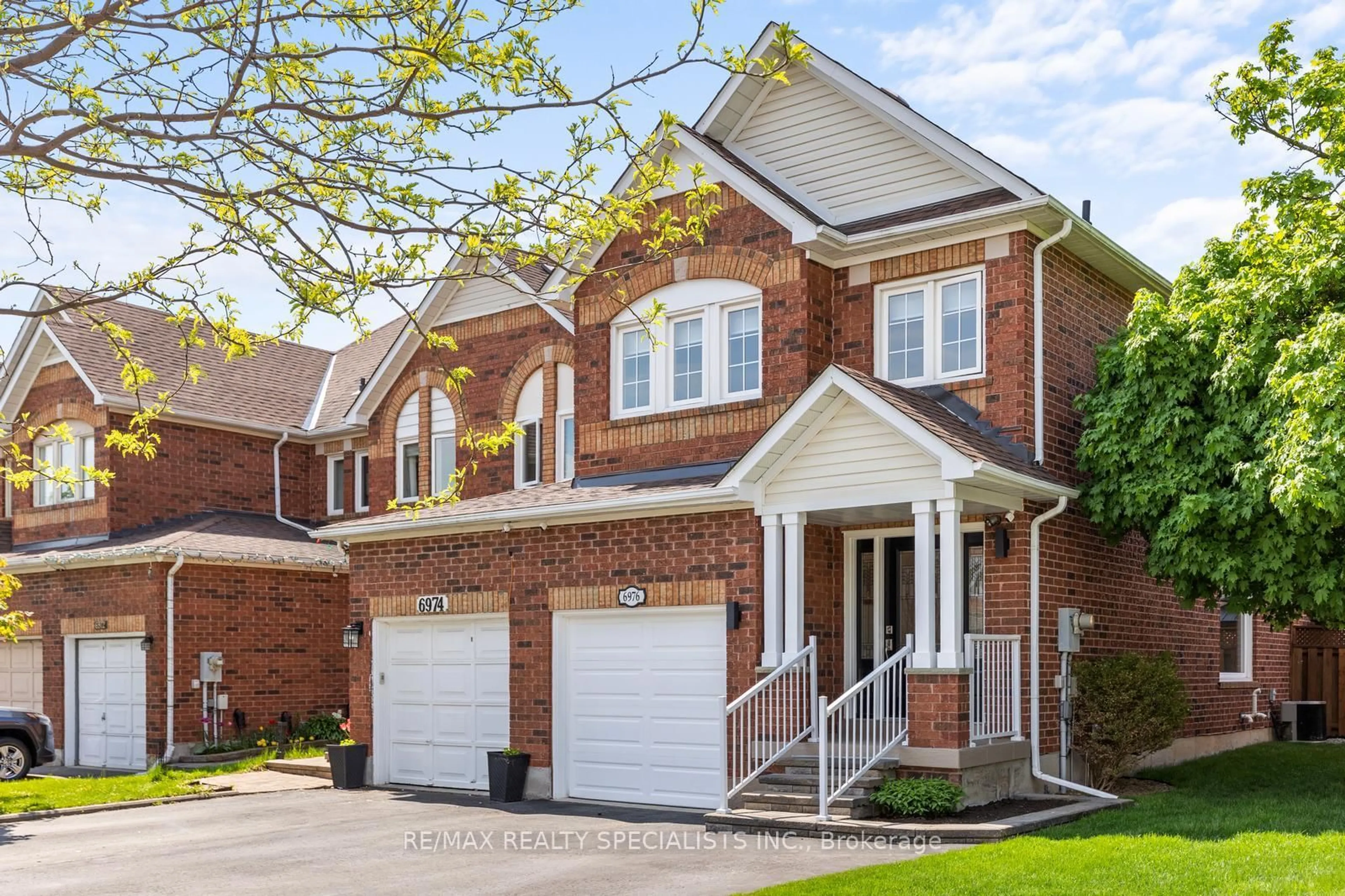 Home with brick exterior material, street for 6976 Dunnview Crt, Mississauga Ontario L5N 7E4