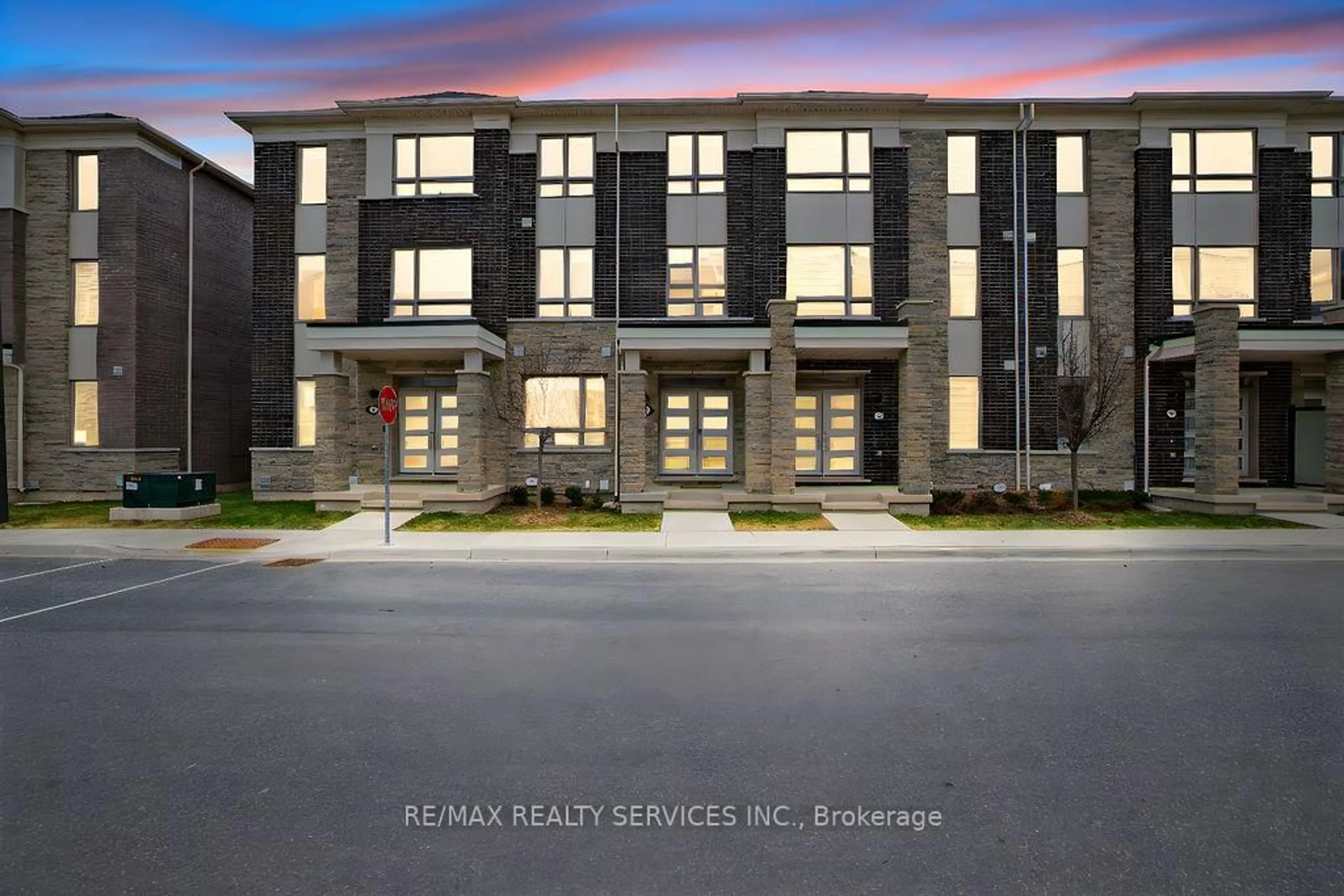 Home with brick exterior material, building for 284 Lagerfeld Dr, Brampton Ontario L7A 5G8