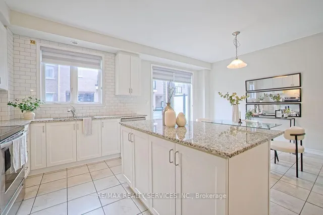 Additional property image - 284 Lagerfeld Dr