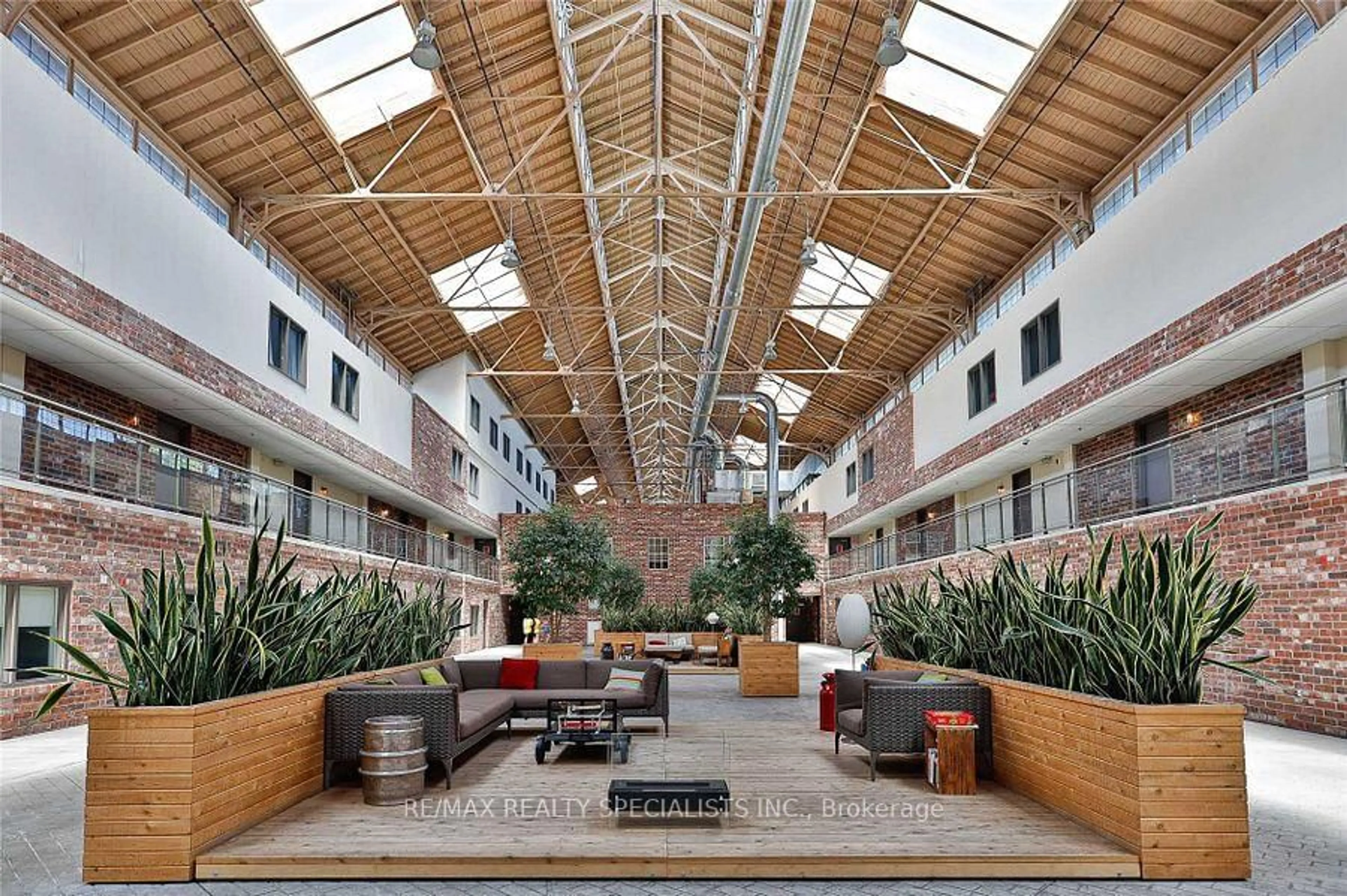 Lobby for 1100 Lansdowne Ave #201, Toronto Ontario M6H 4K1