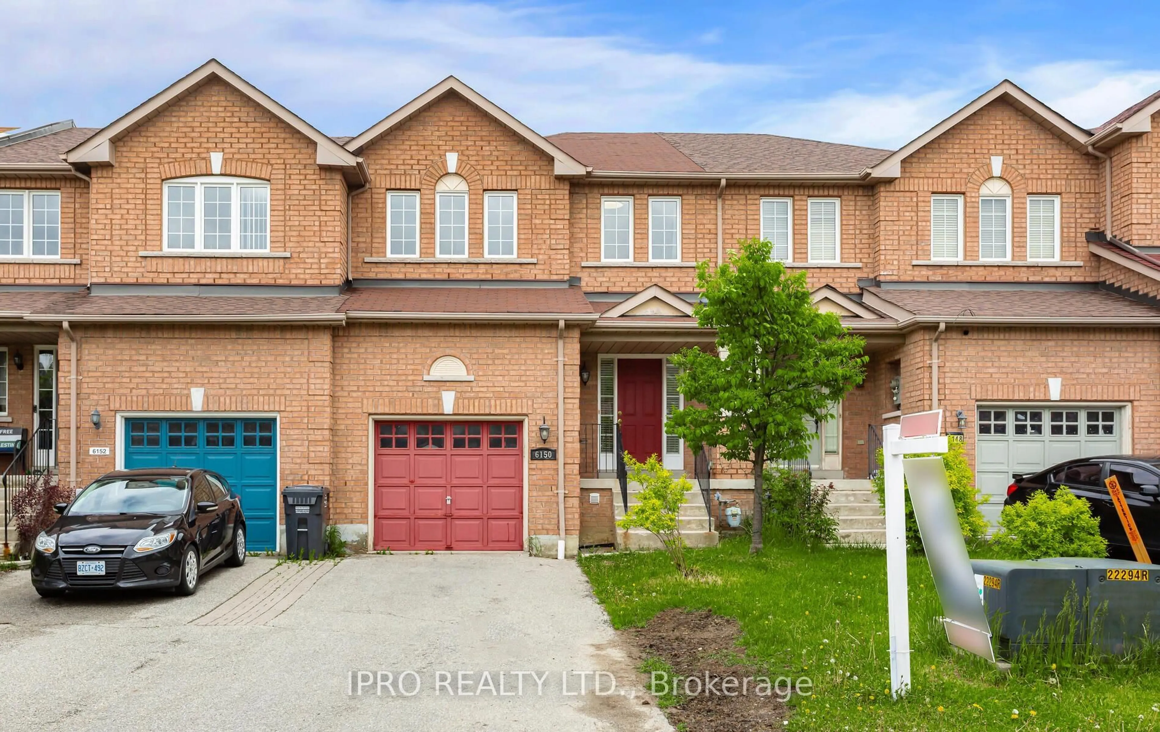 Home with brick exterior material, street for 6150 Windfleet Cres, Mississauga Ontario L5V 2Z6