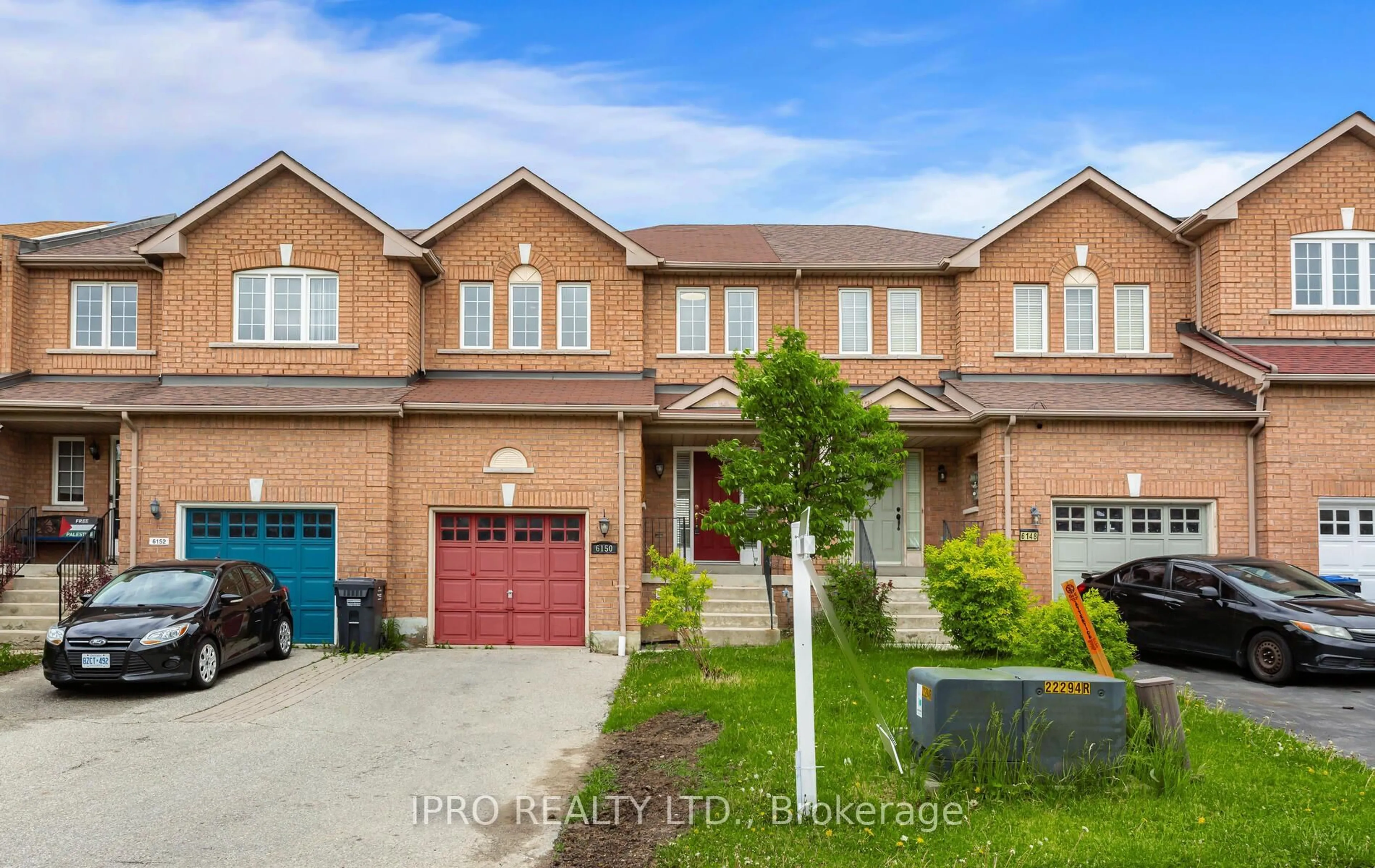 Home with brick exterior material, street for 6150 Windfleet Cres, Mississauga Ontario L5V 2Z6
